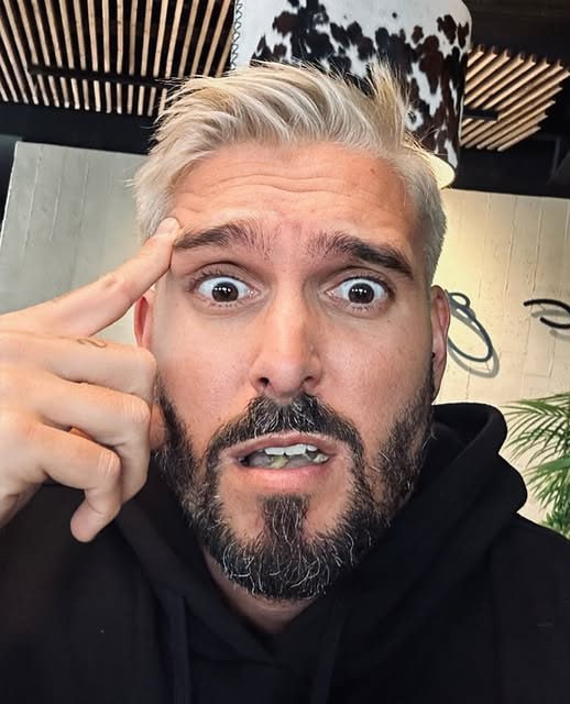 Tinder profile picture for @wearer