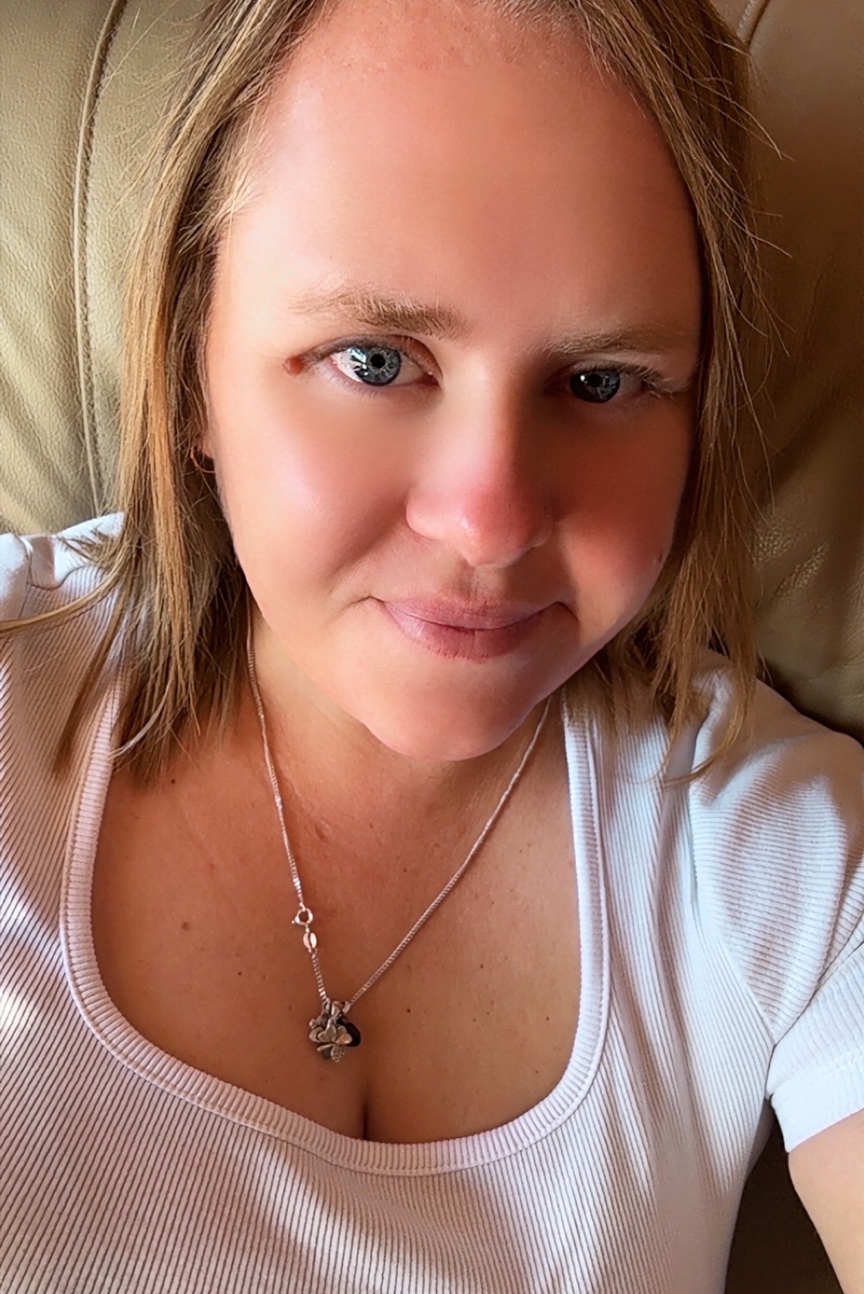 Tinder profile picture for @memz
