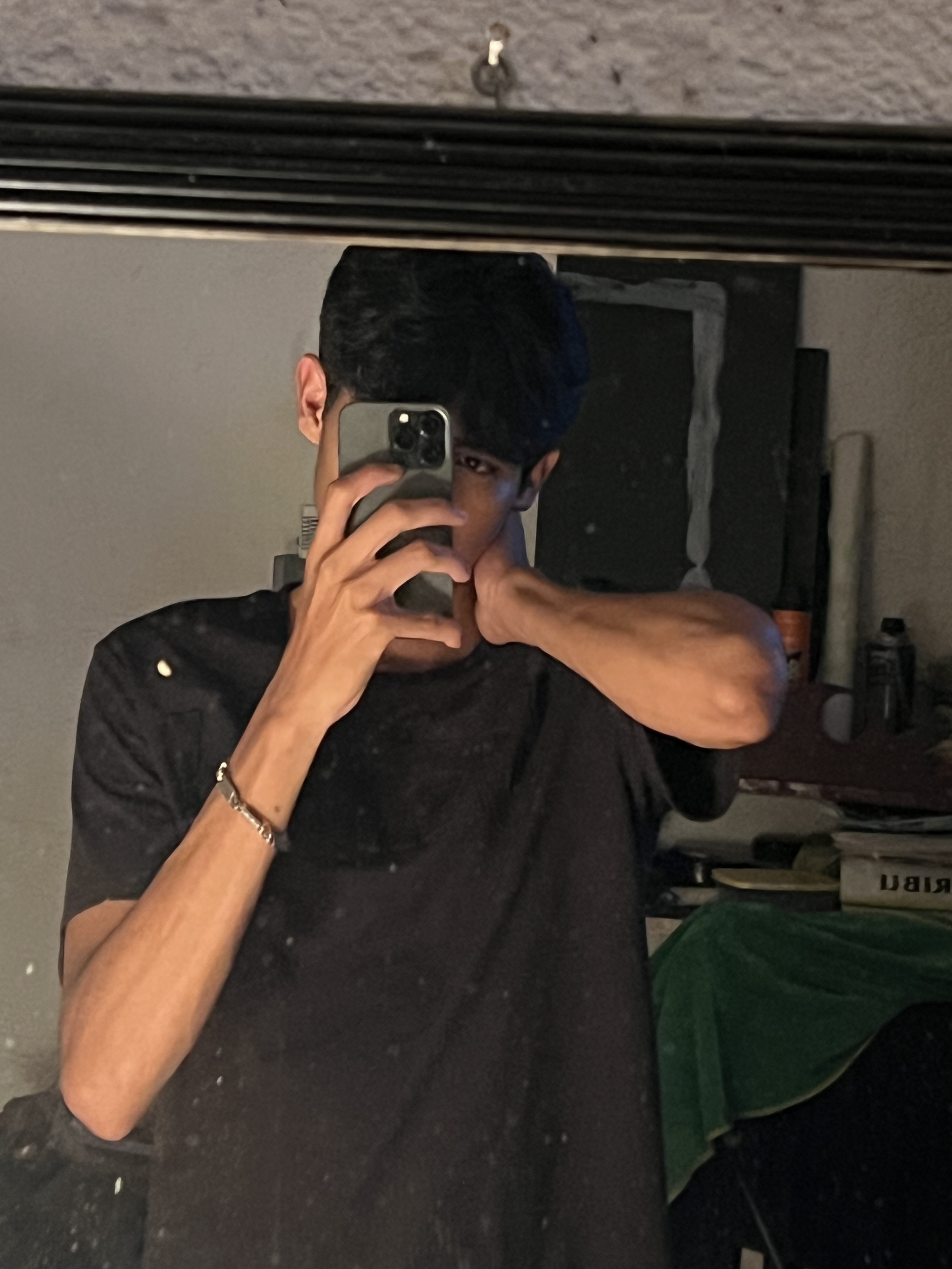 Tinder profile picture for @mauu