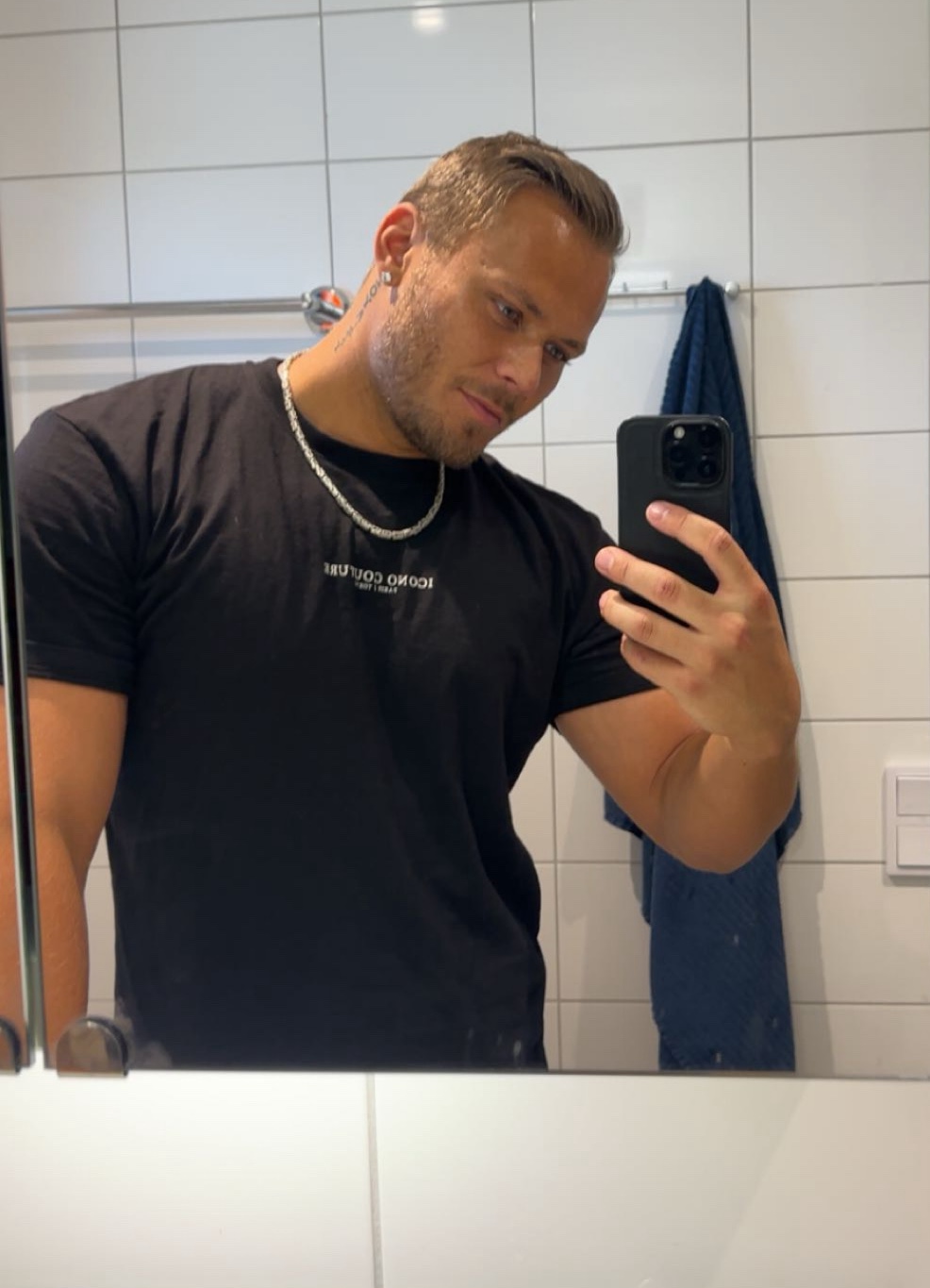 Tinder profile picture for @souza