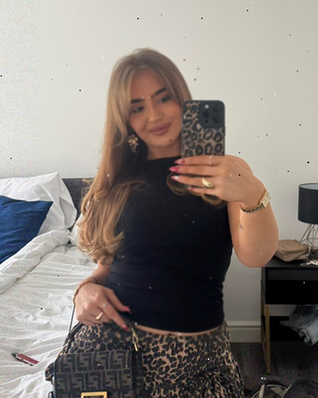 Tinder profile picture for @deceive