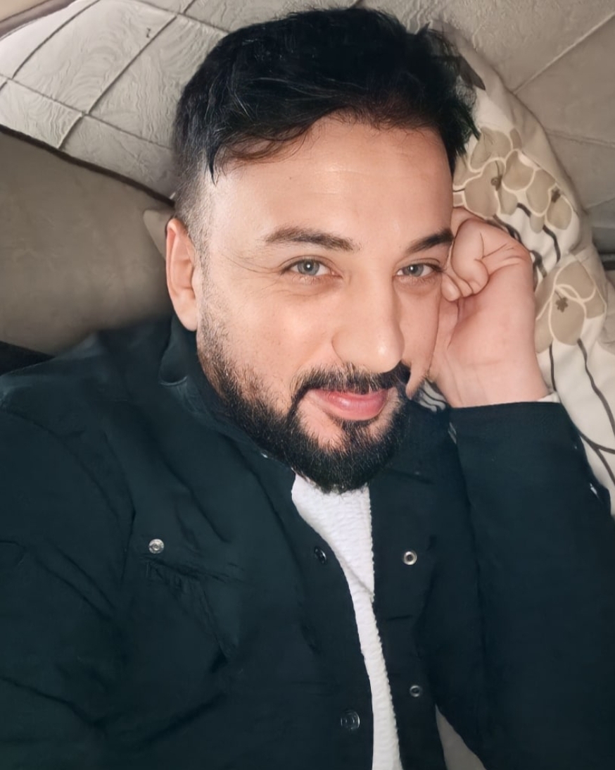 Tinder profile picture for @sami