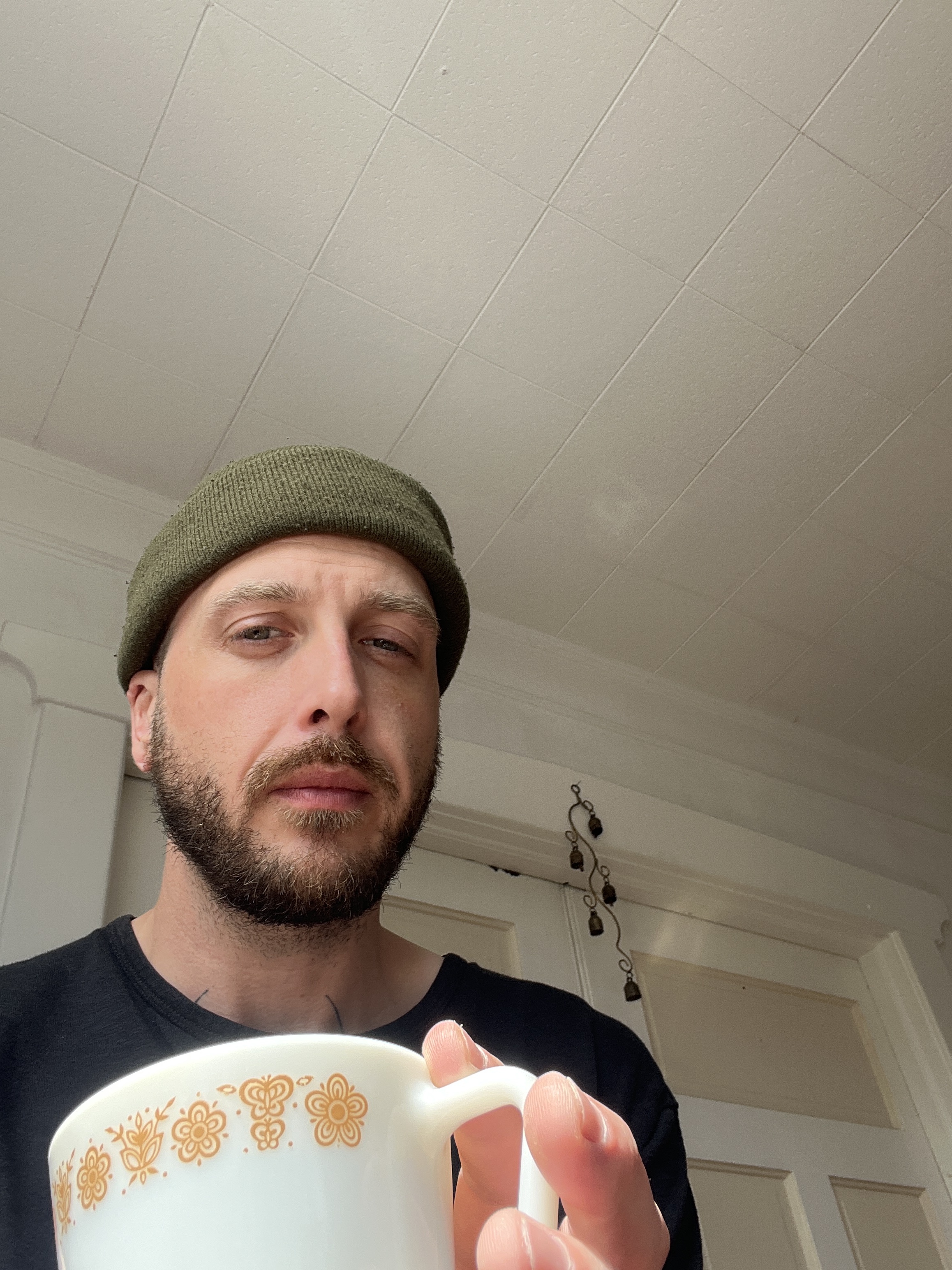 Tinder profile picture for @looting