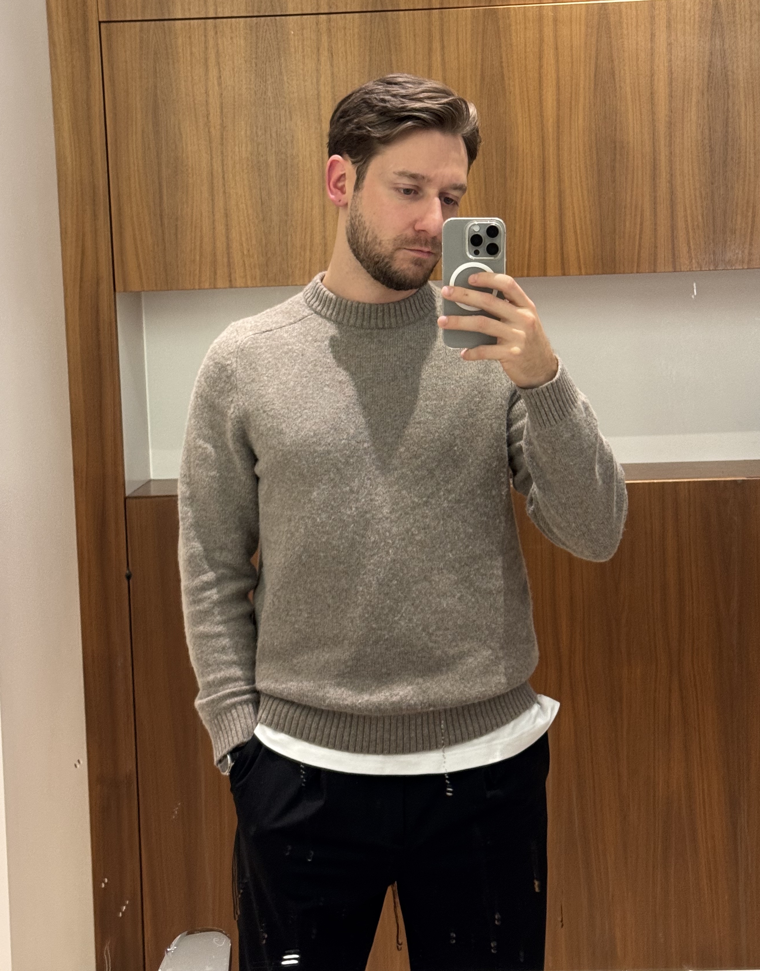 Tinder profile picture for @row