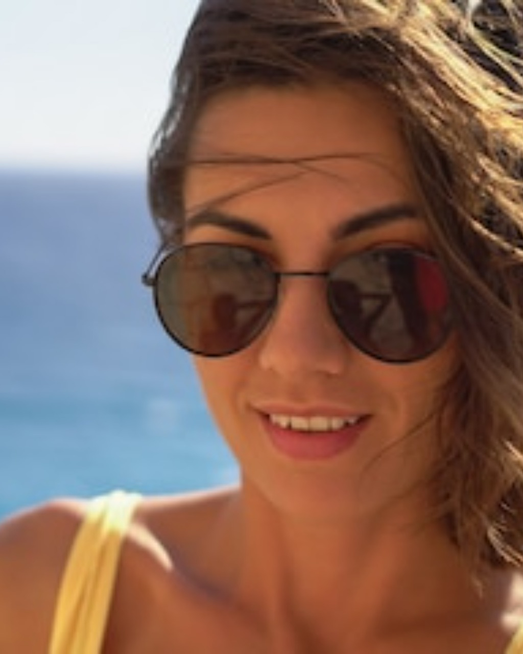 Tinder profile picture for @violeta