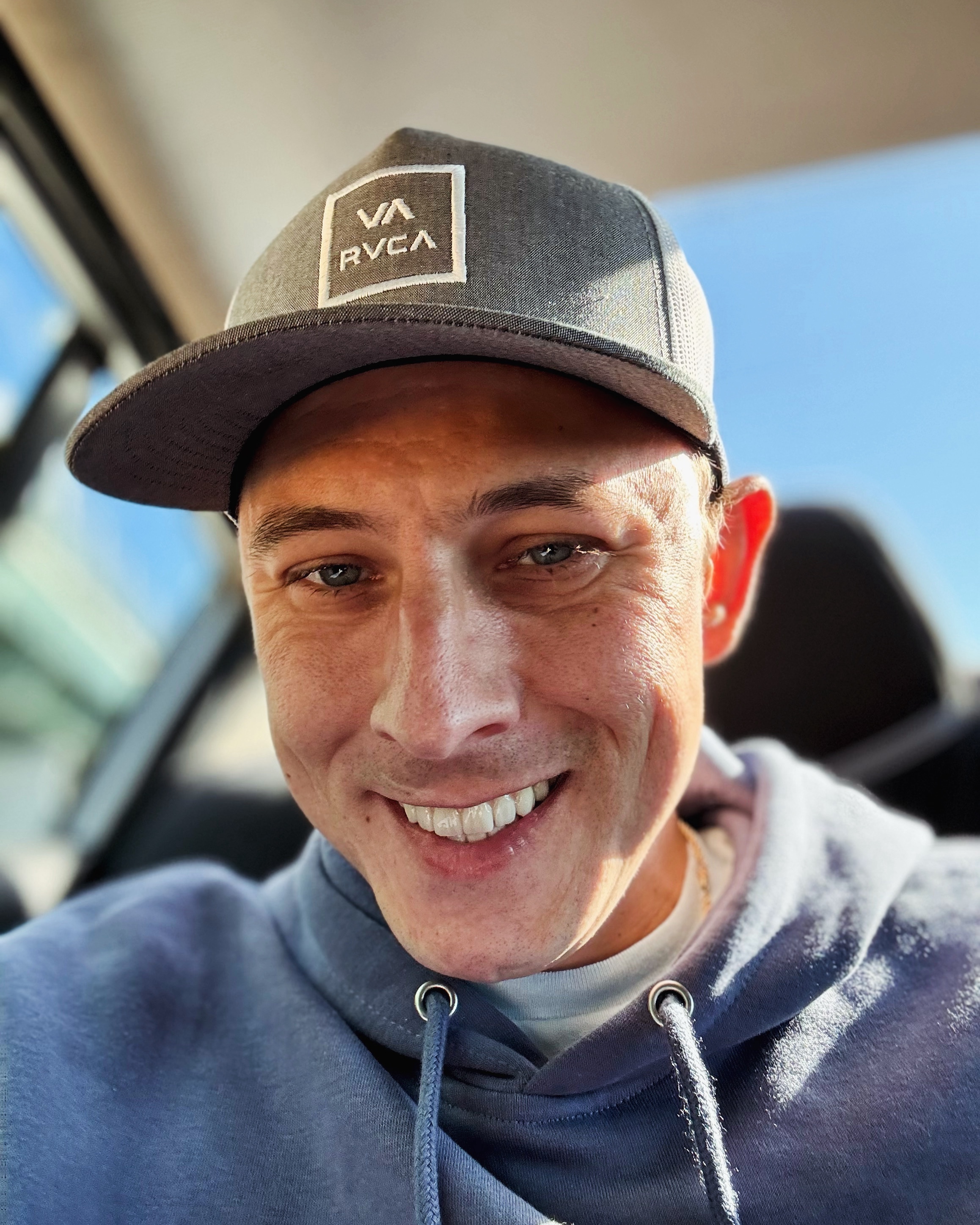 Tinder profile picture for @boomer