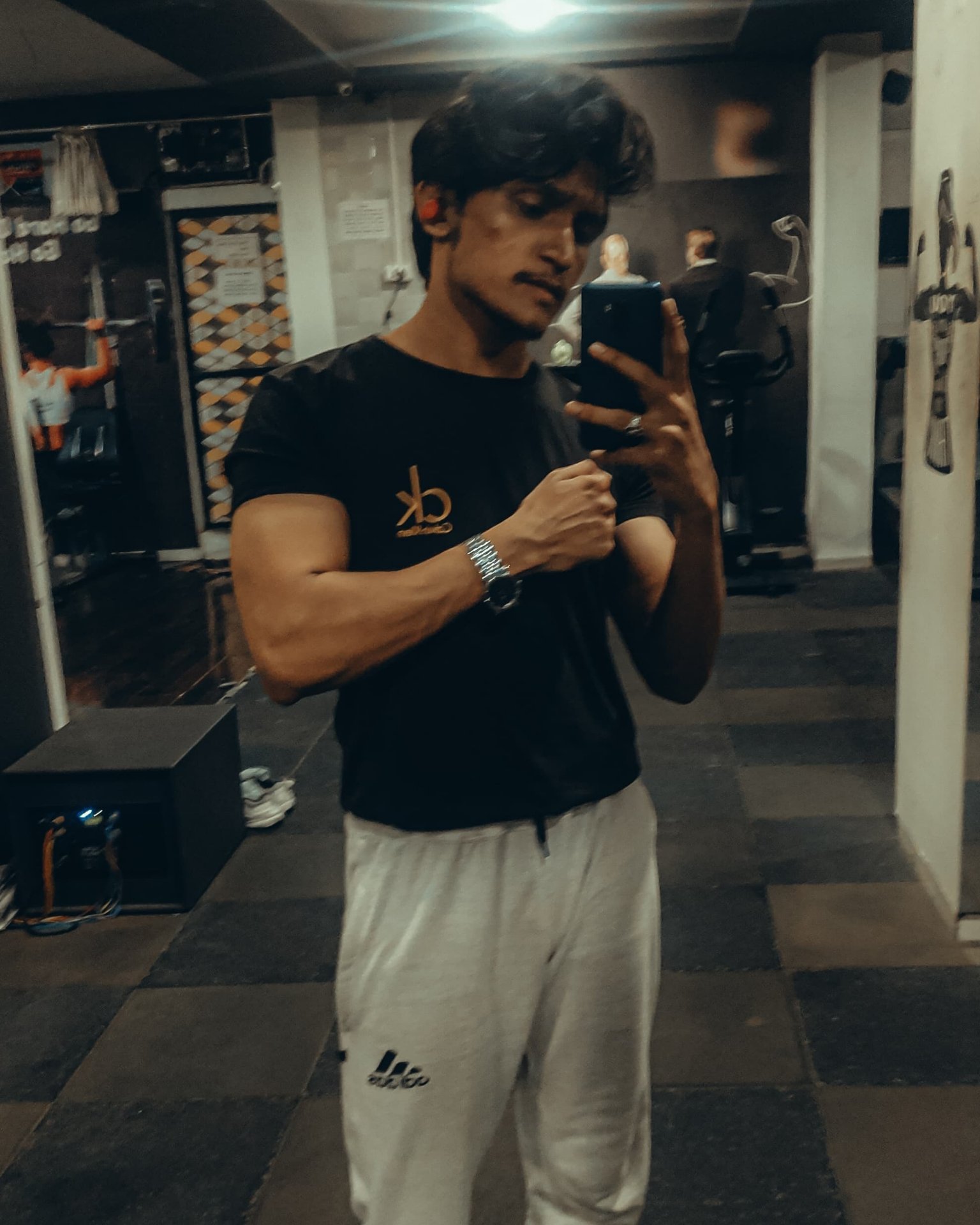 Tinder profile picture for @sonu