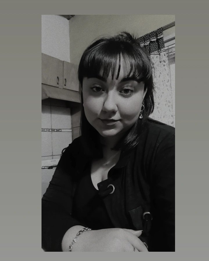Tinder profile picture for @evee
