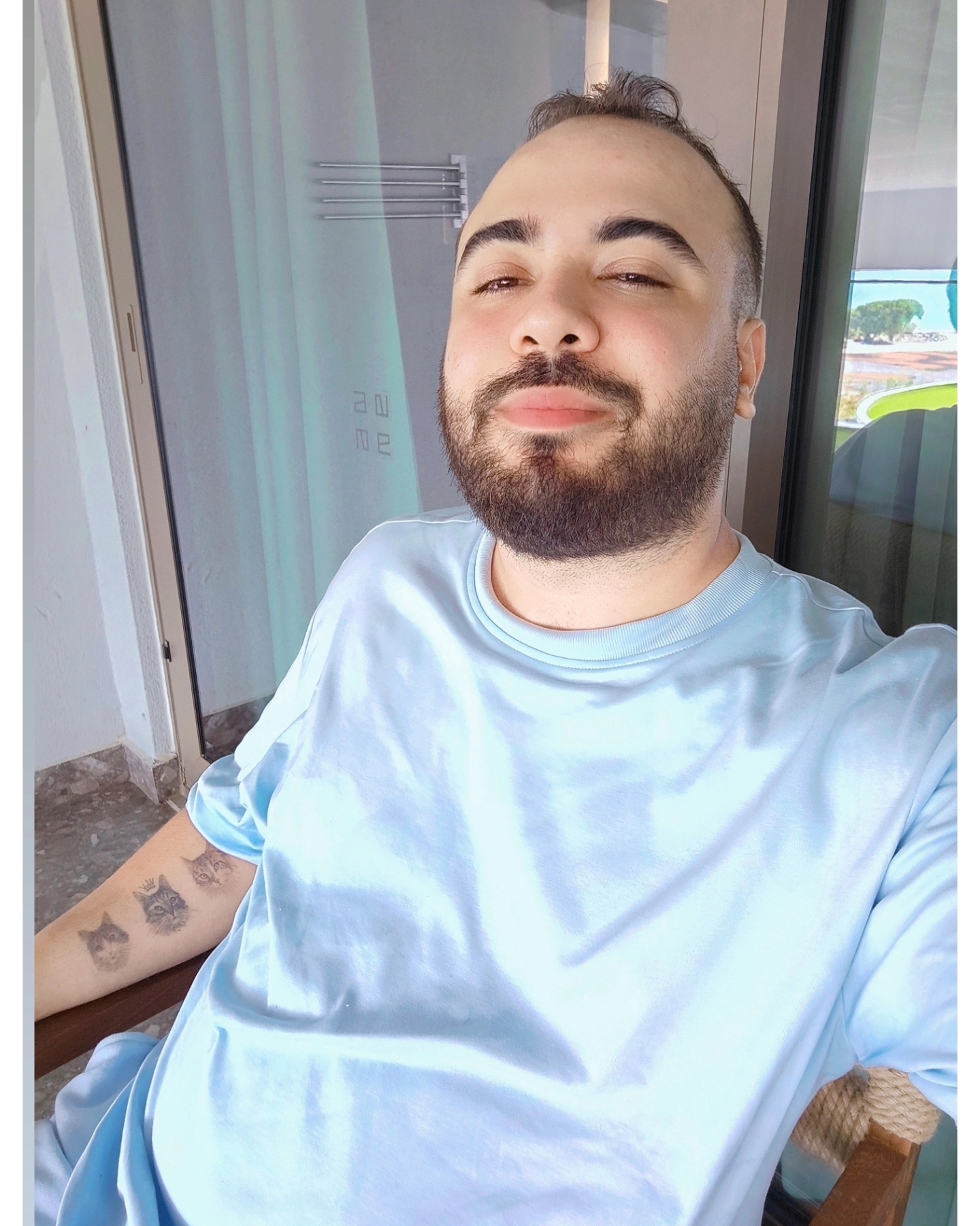 Tinder profile picture for @pesu