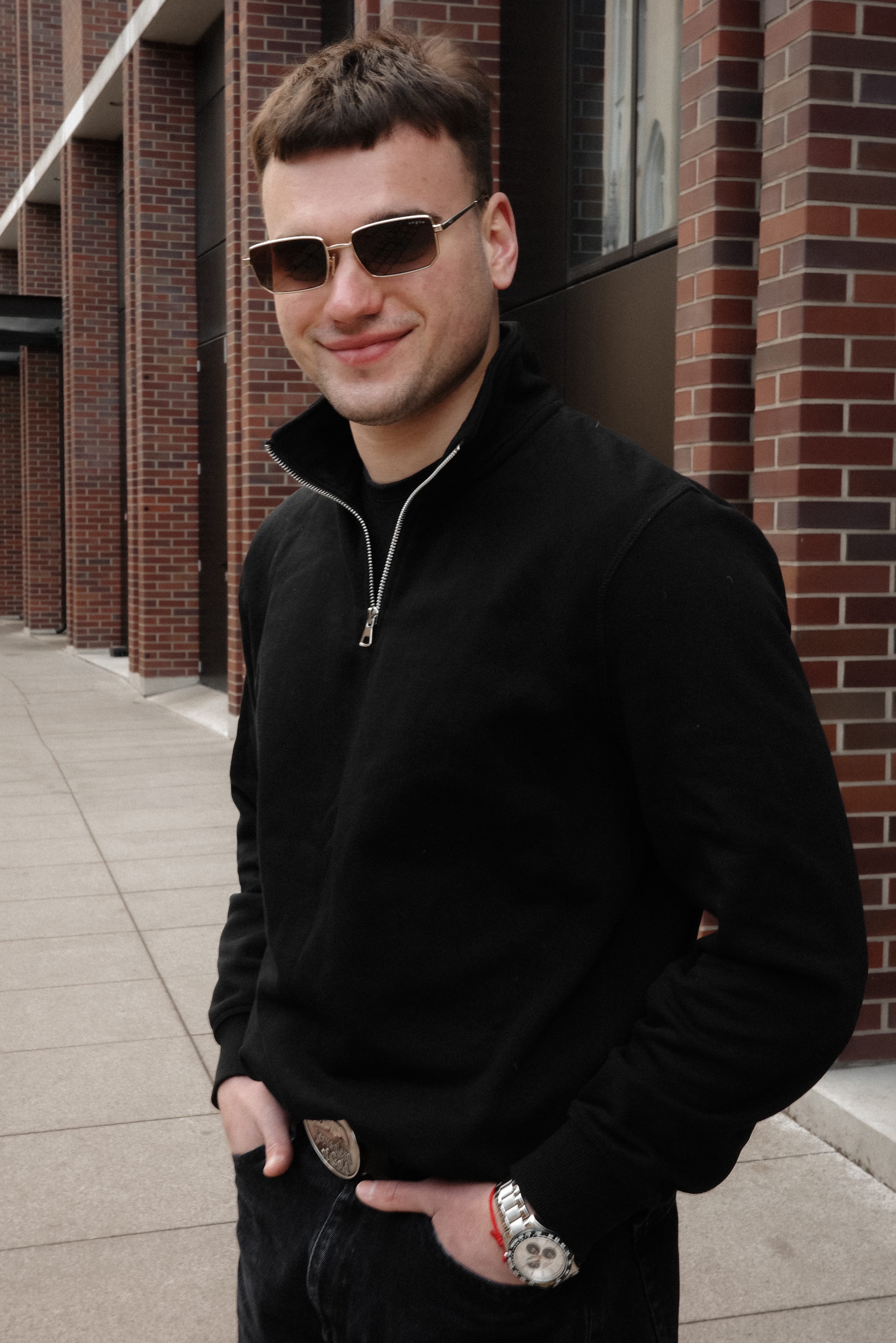 Tinder profile picture for @headliner
