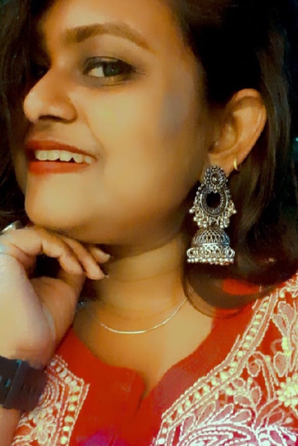 Tinder profile picture for @pihu