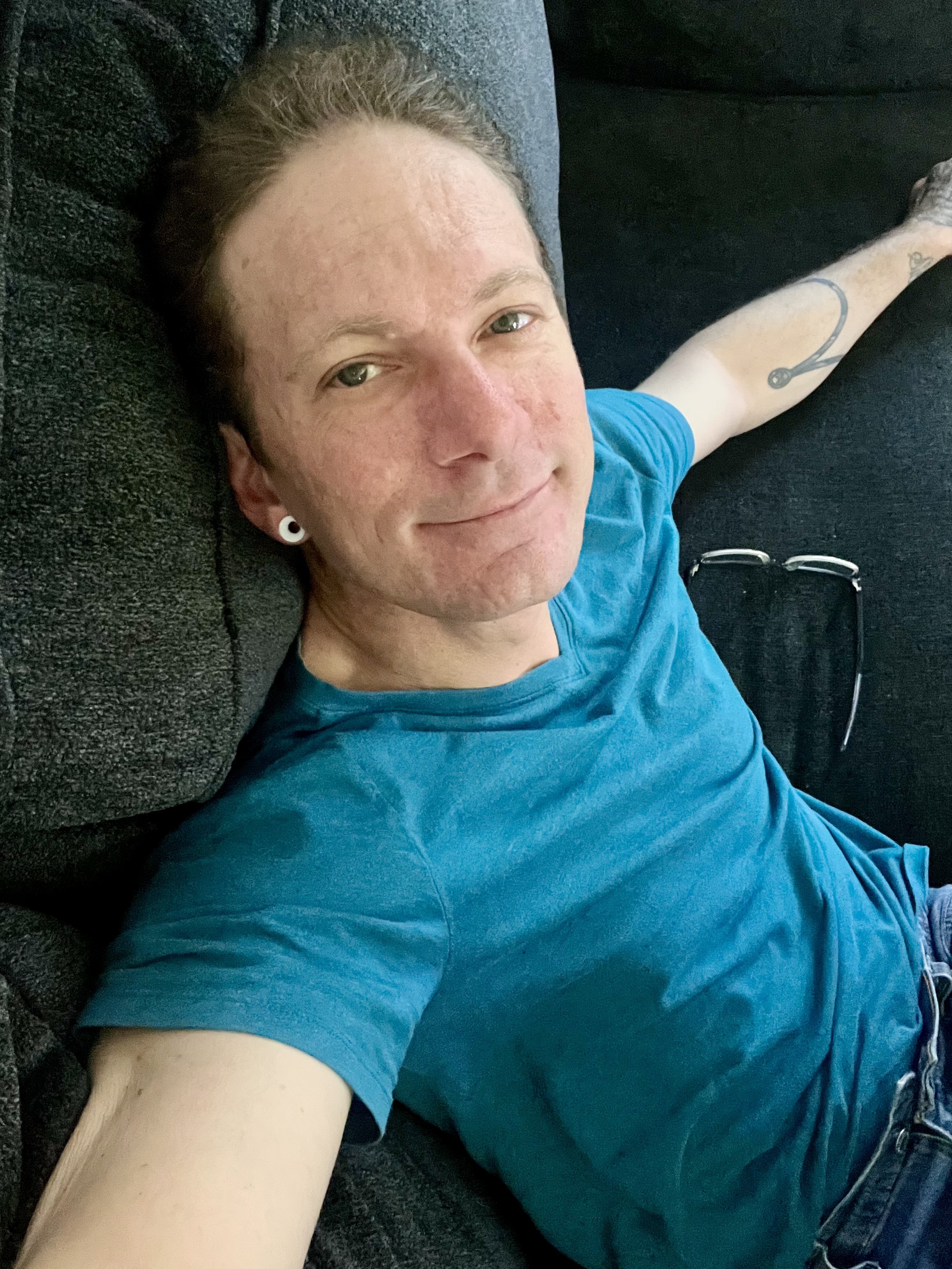 Tinder profile picture for @huggywuggy