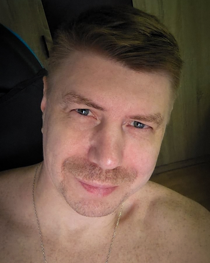 Tinder profile picture for @processor