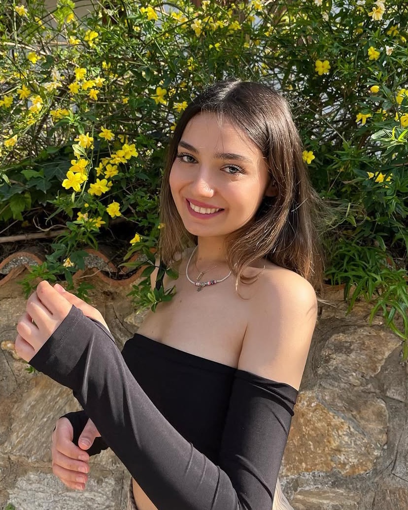 Tinder profile picture for @amicable