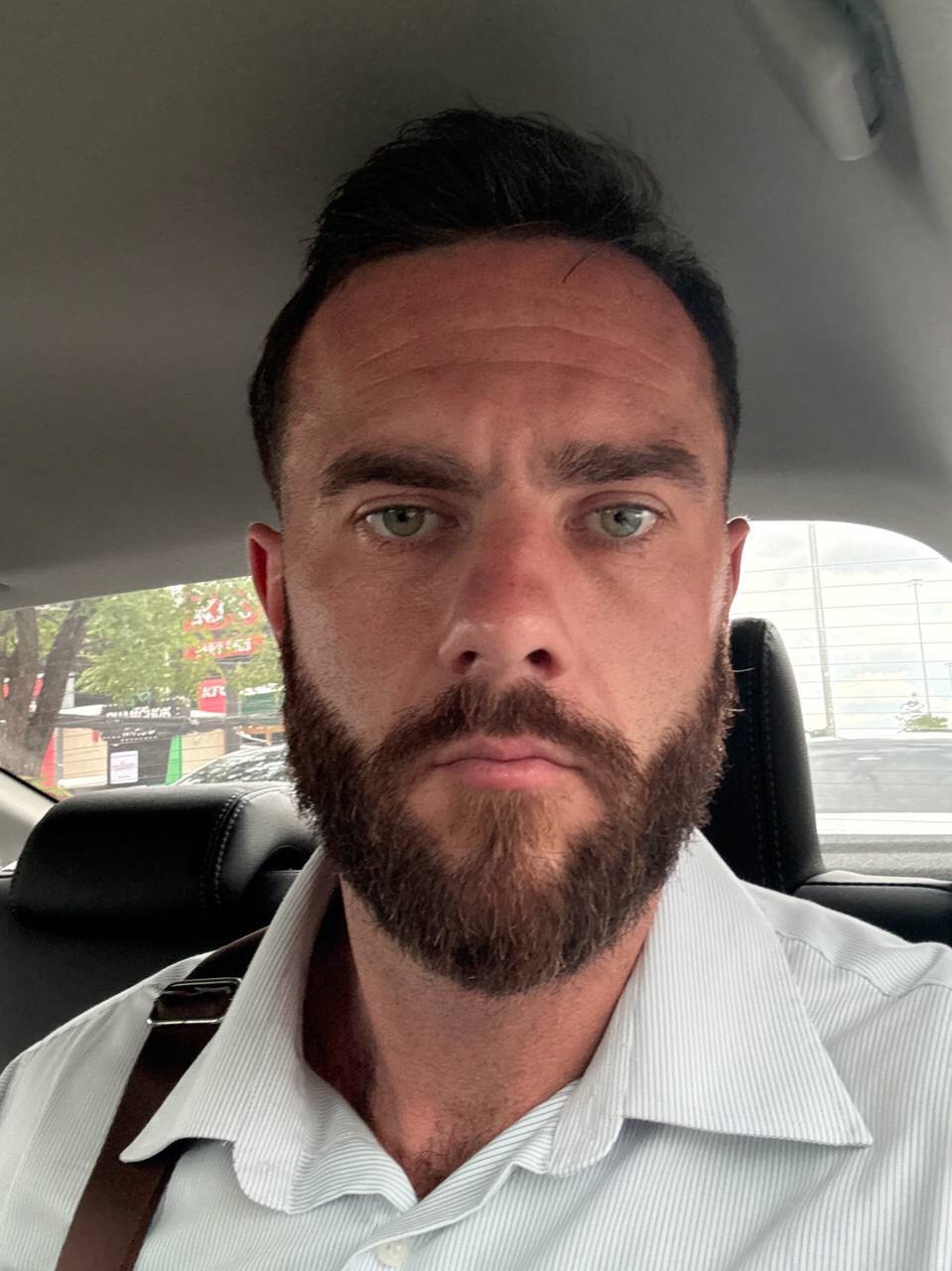 Tinder profile picture for @clarendon