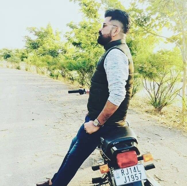 Tinder profile picture for @mukesh