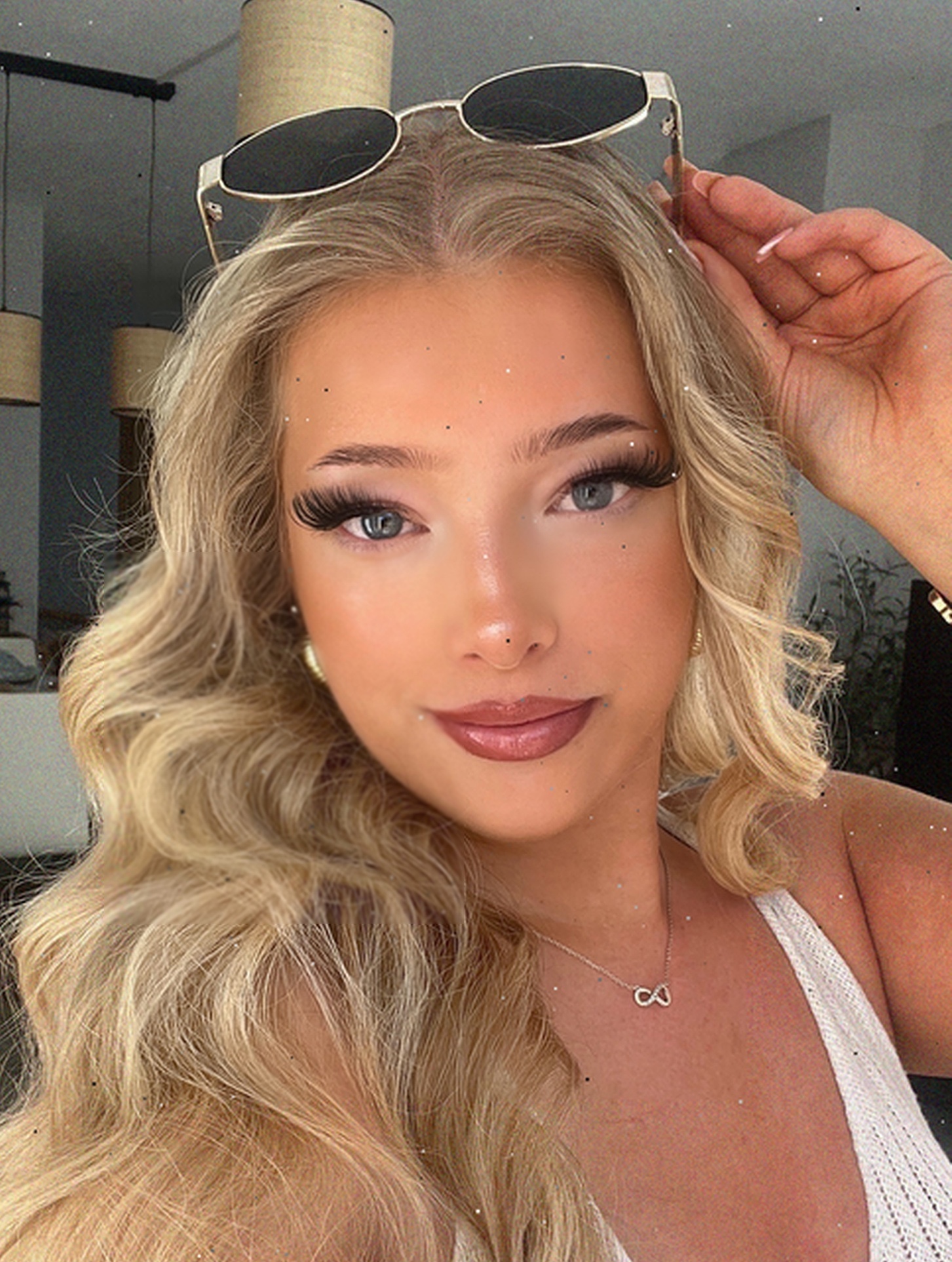 Tinder profile picture for @forgot