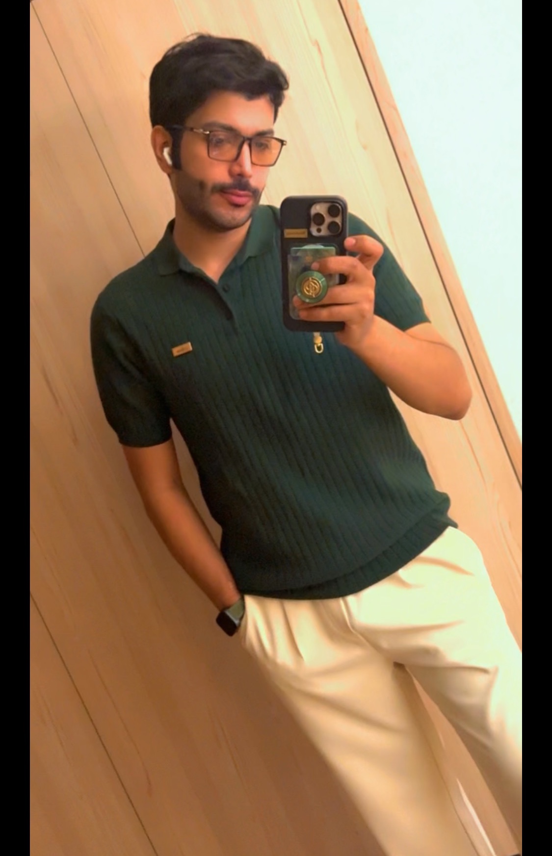 Tinder profile picture for @mohamm