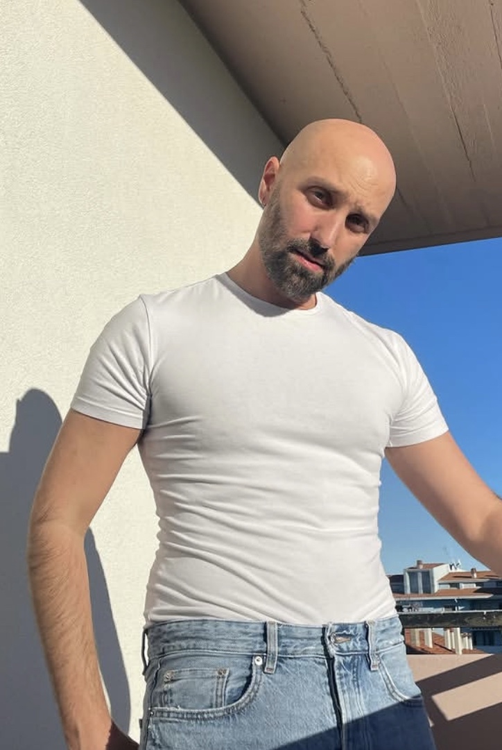 Tinder profile picture for @subsidy