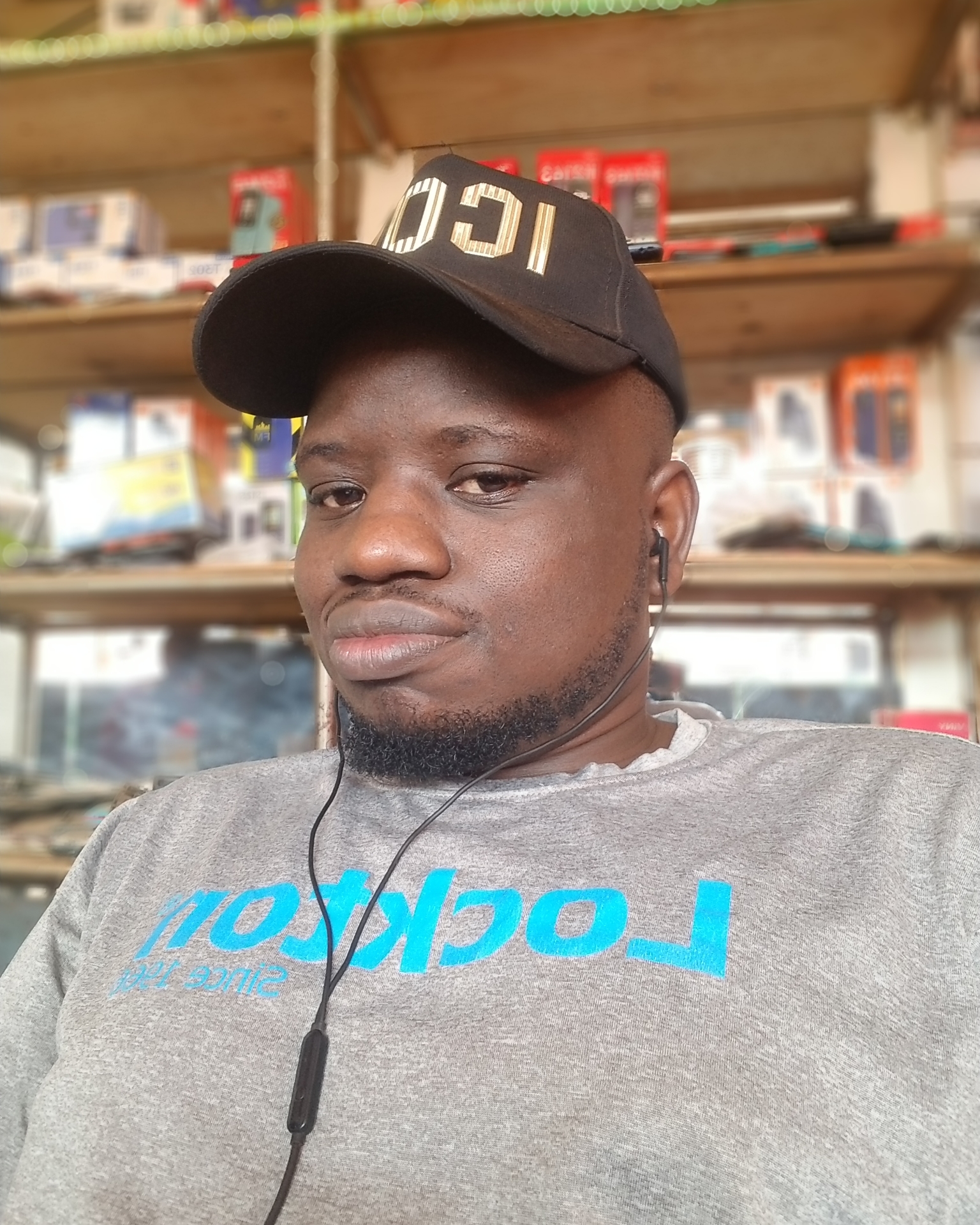 Tinder profile picture for @yasa