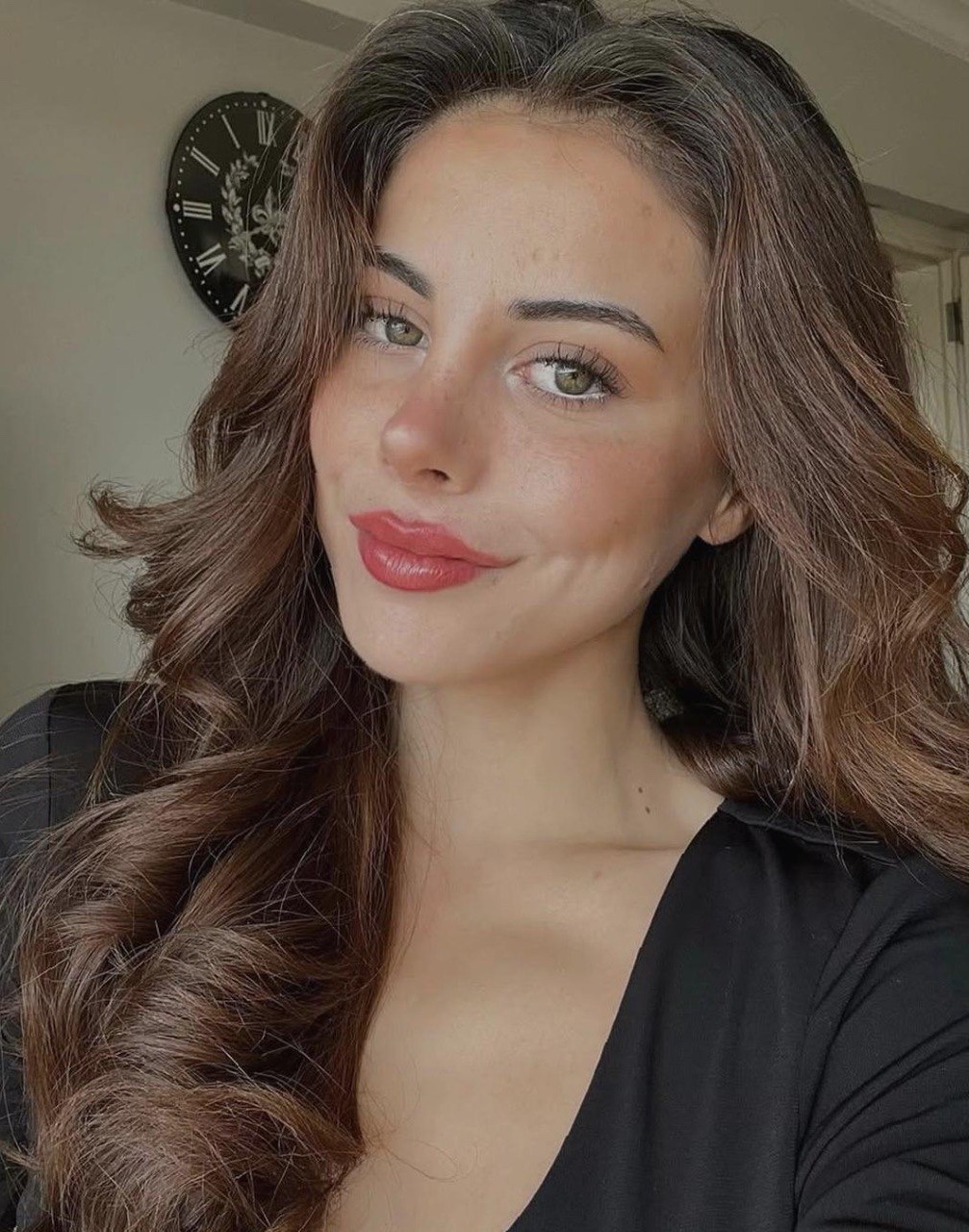 Tinder profile picture for @sylvana