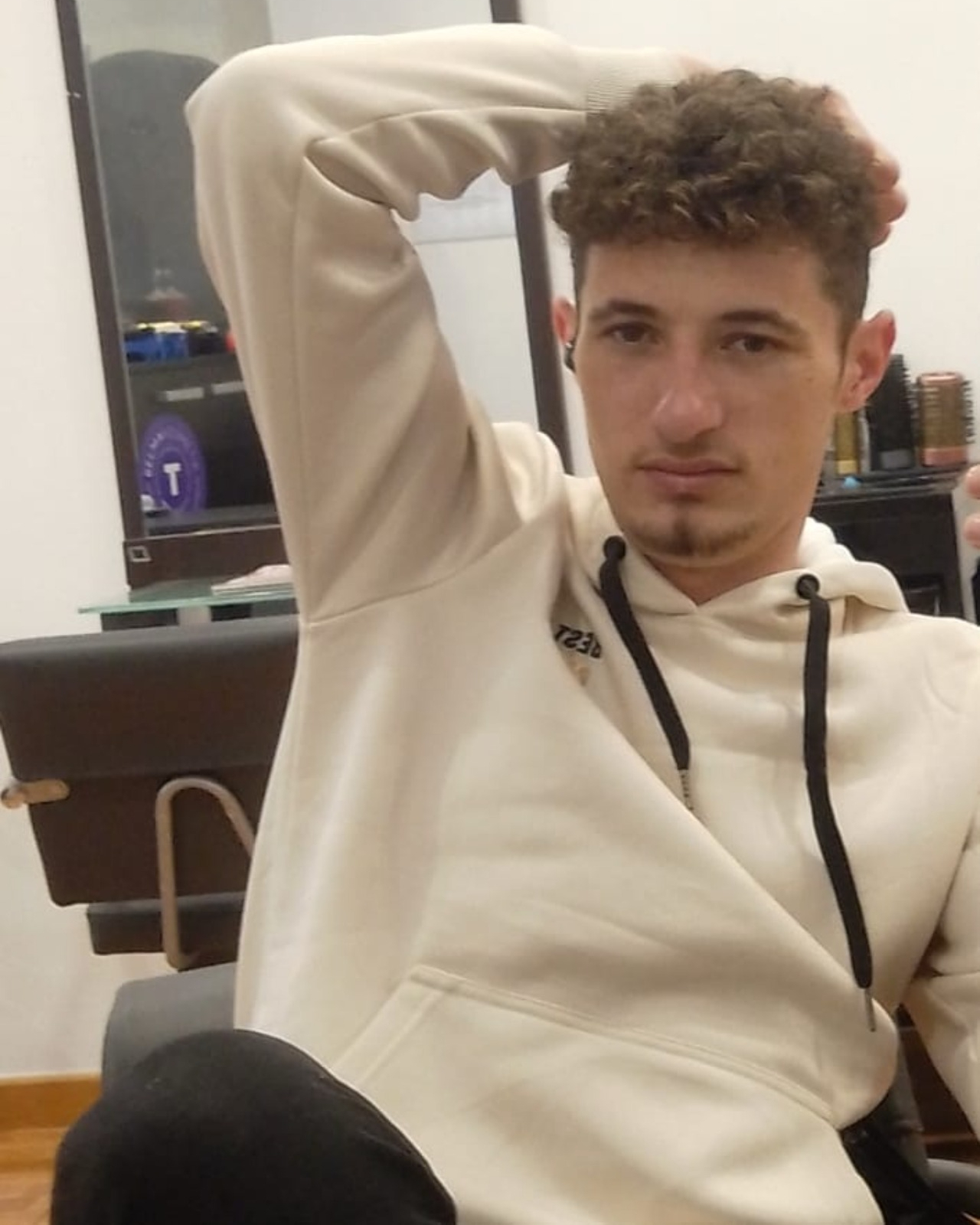 Tinder profile picture for @kac