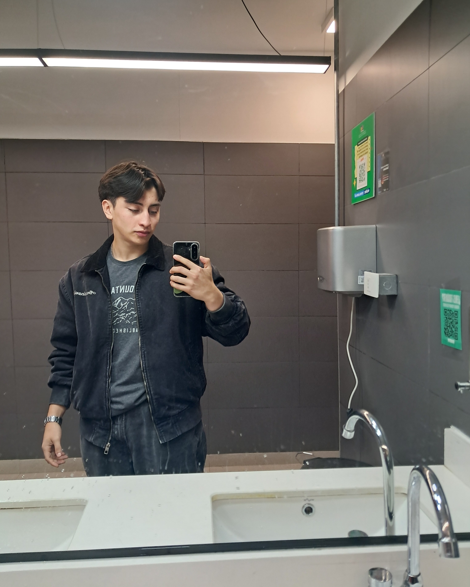 Tinder profile picture for @vicho