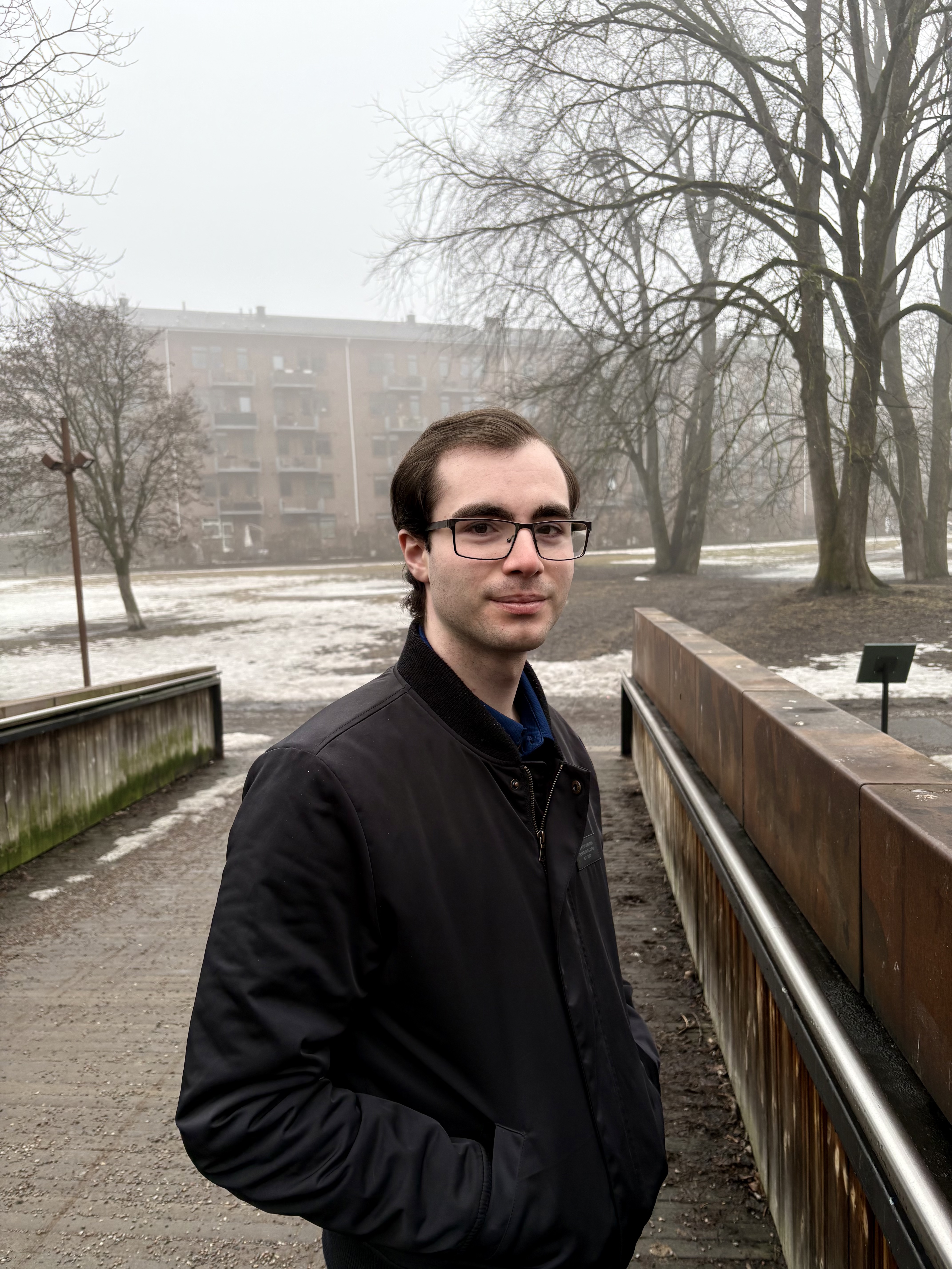 Tinder profile picture for @carr