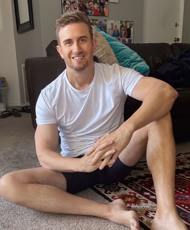 Tinder profile picture for @weonvc