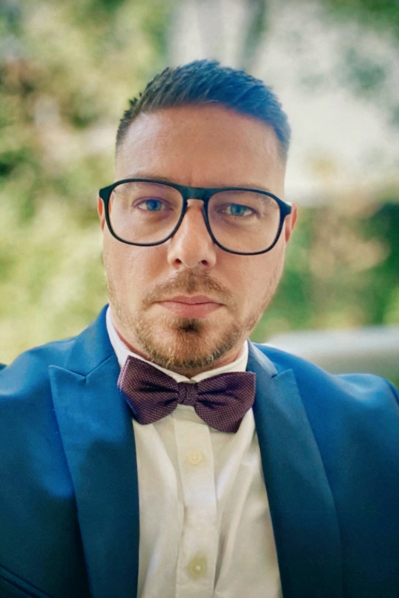 Tinder profile picture for @insolent