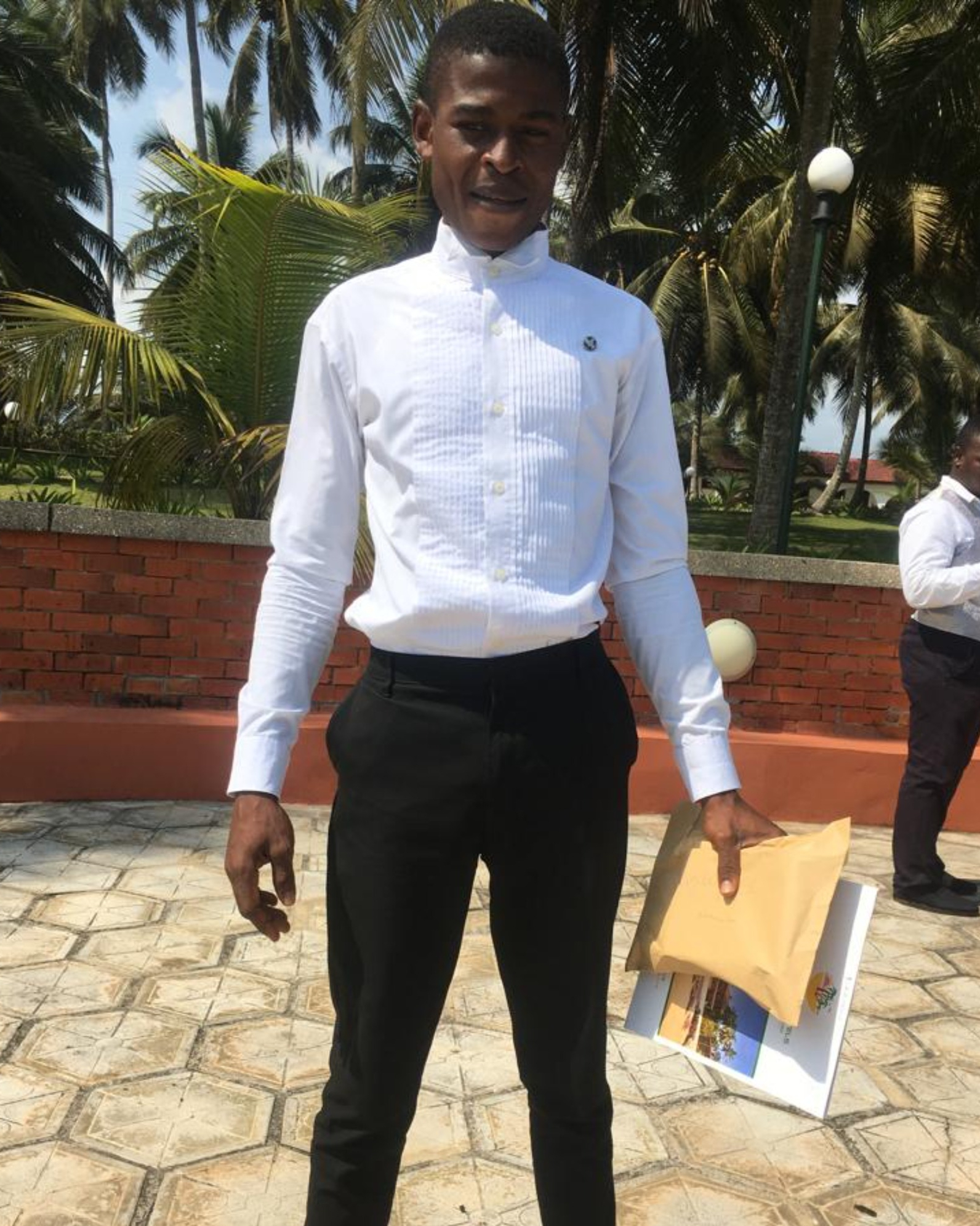 Tinder profile picture for @mensah