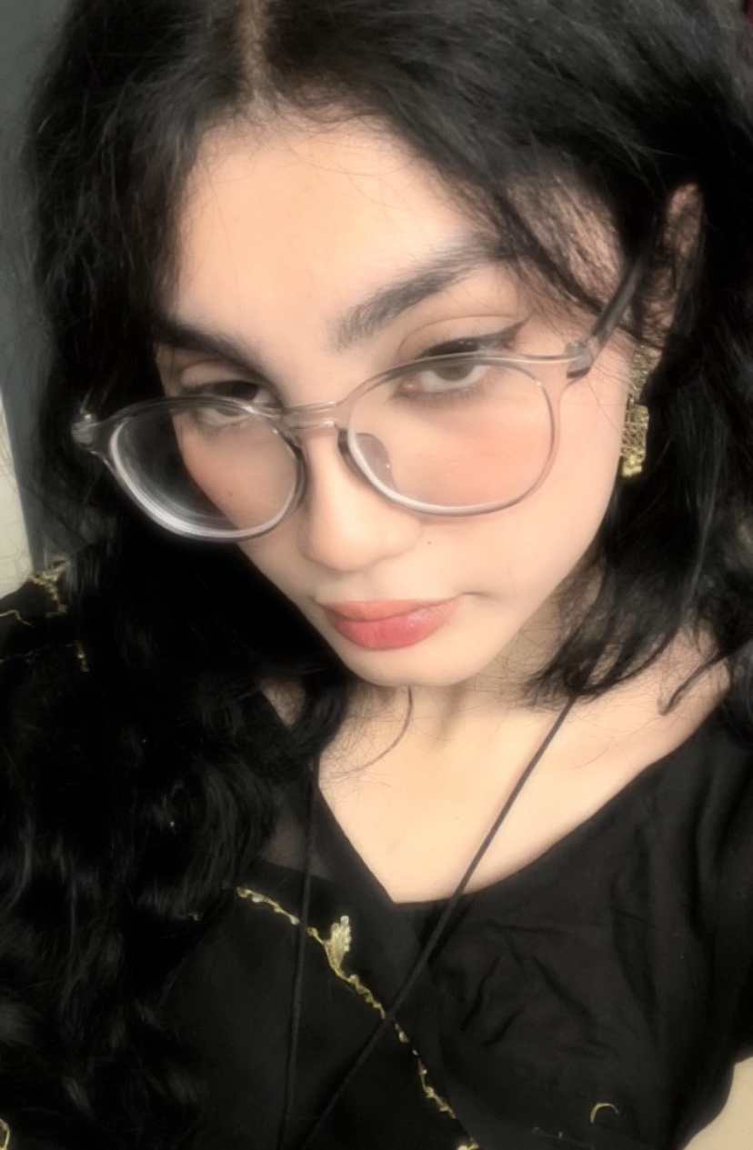 Tinder profile picture for @inaya