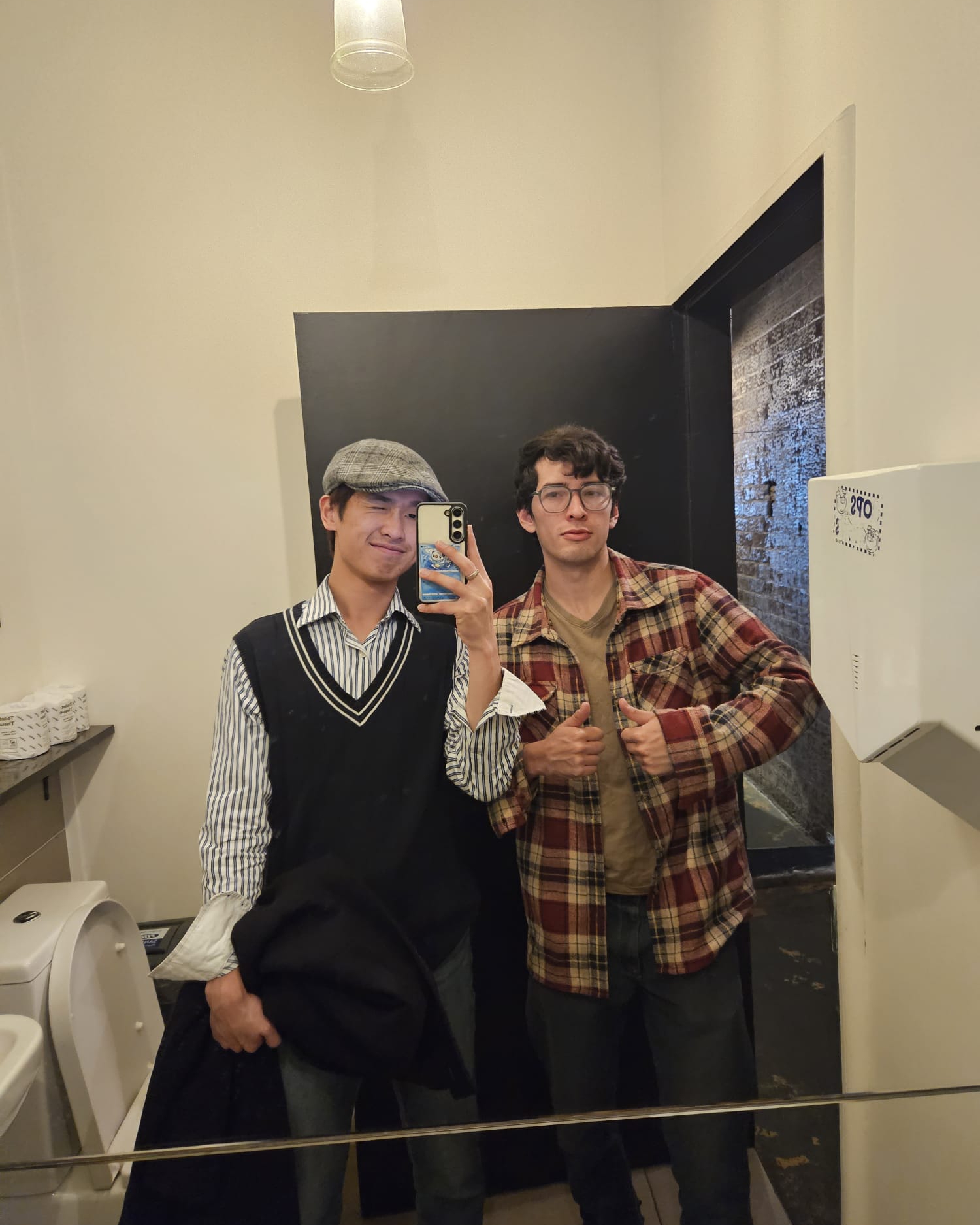 Tinder profile picture for @alcatel