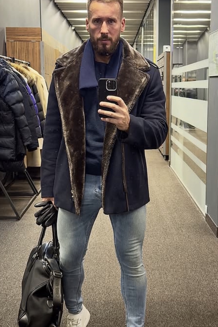 Tinder profile picture for @pending