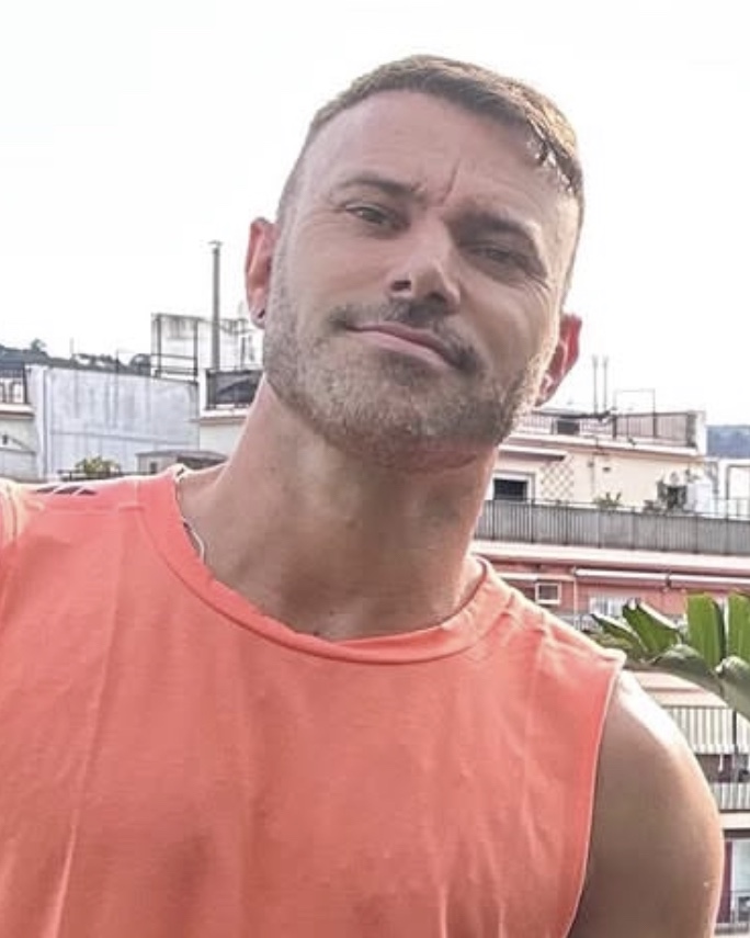 Tinder profile picture for @sludge