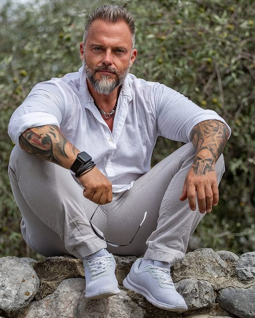 Tinder profile picture for @causing