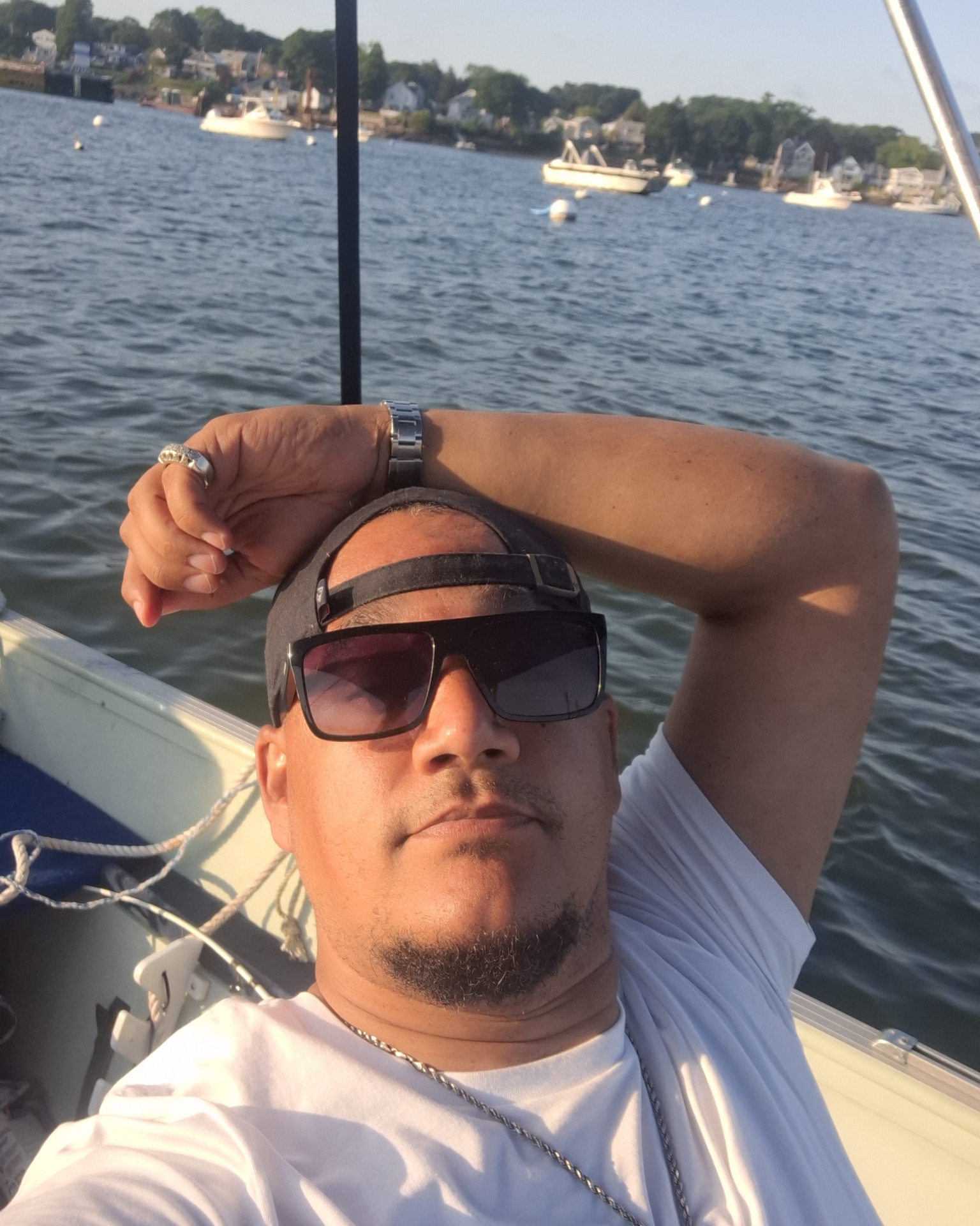 Tinder profile picture for @gam