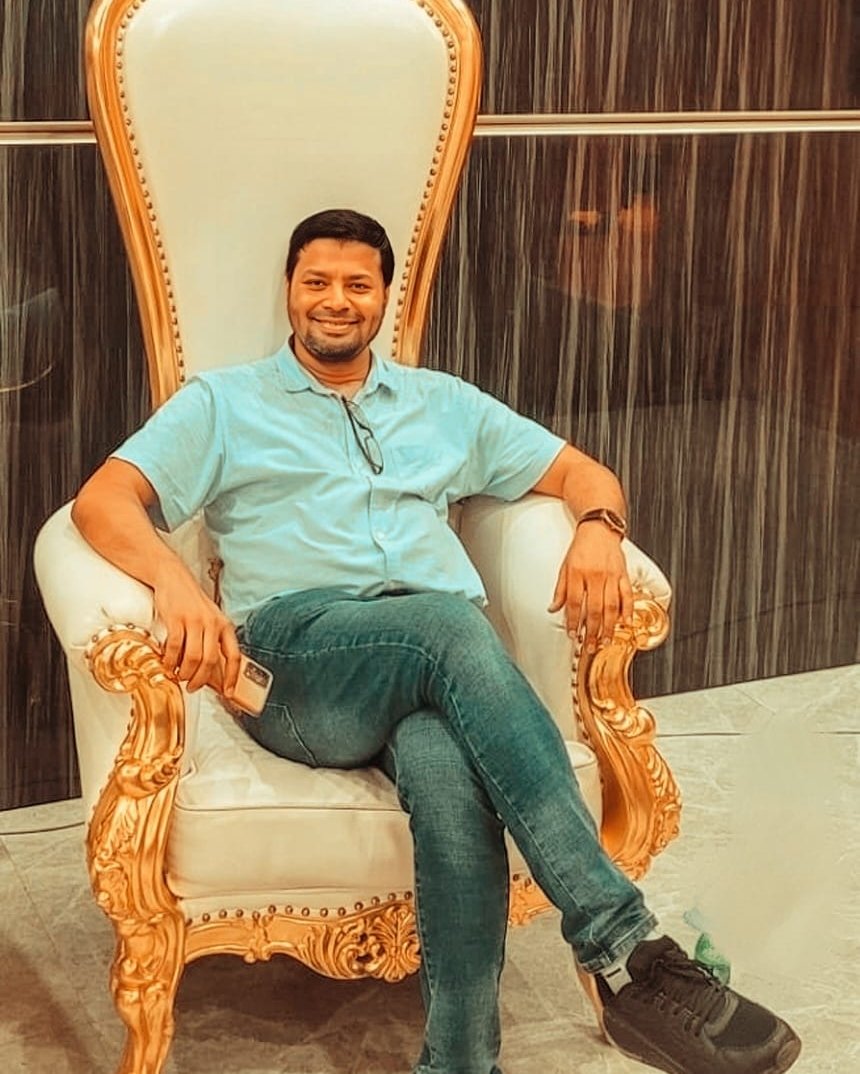 Tinder profile picture for @hossain