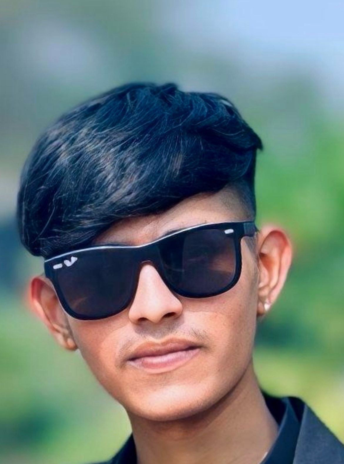 Tinder profile picture for @rathod