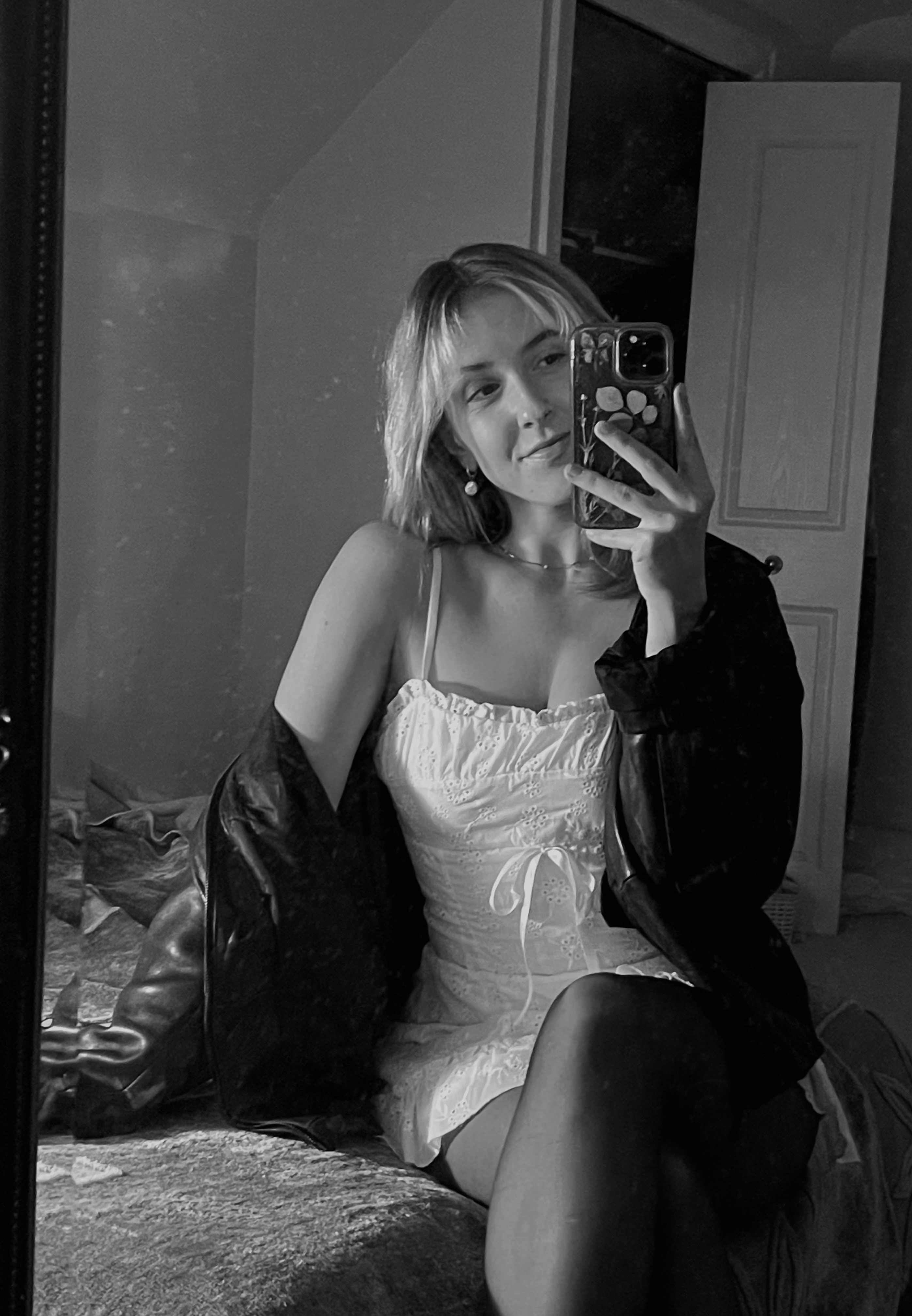 Tinder profile picture for @huts