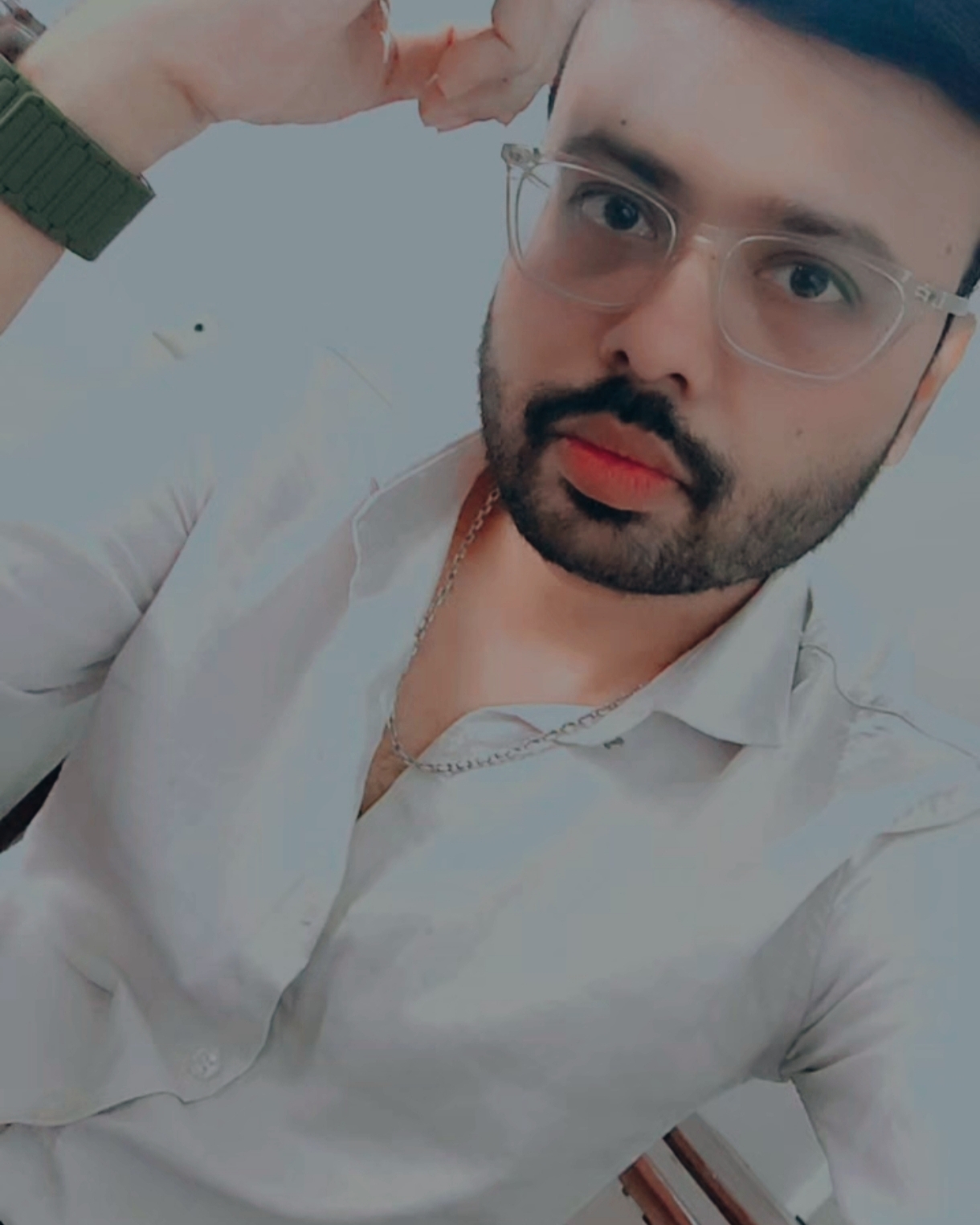 Tinder profile picture for @vivan
