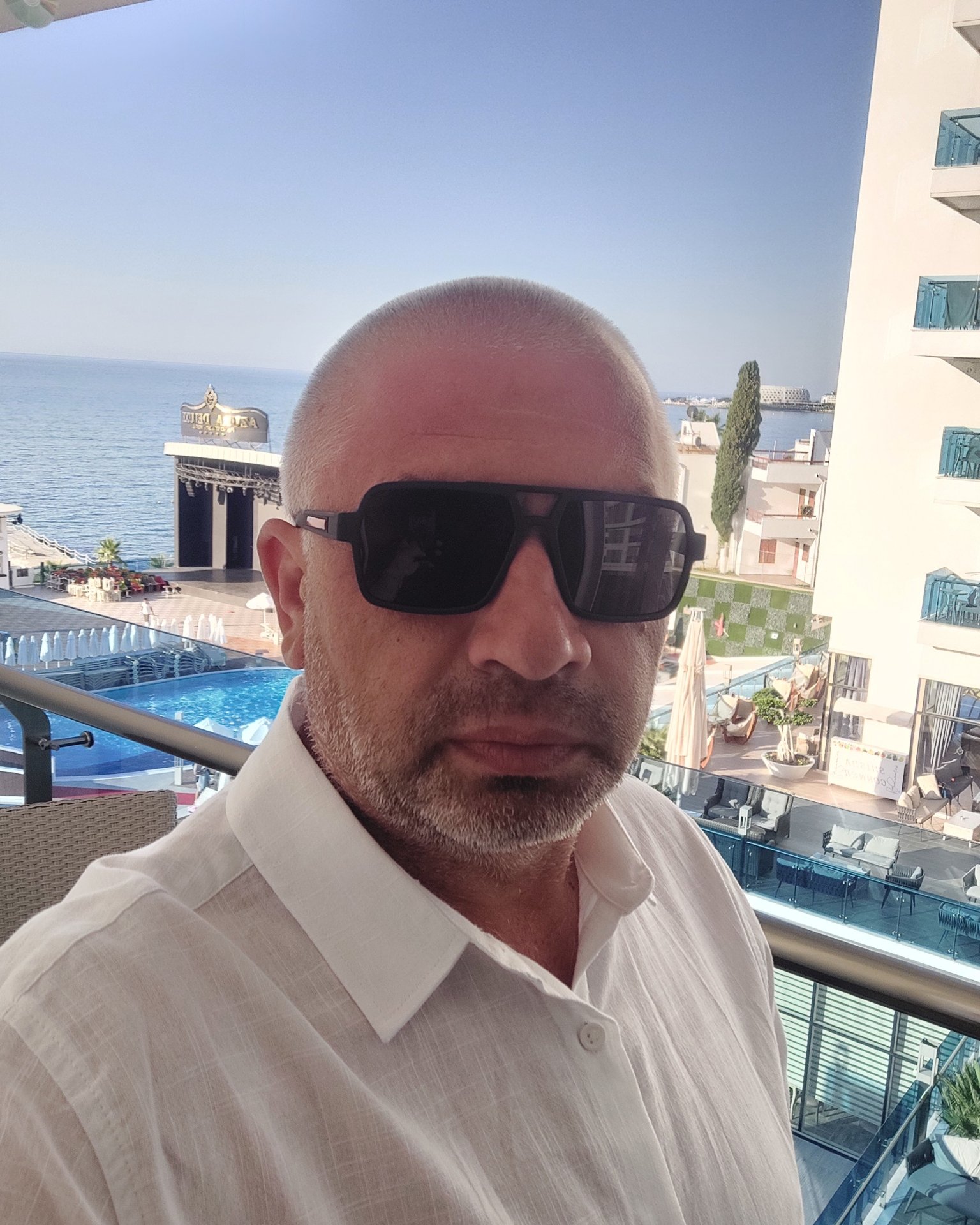 Tinder profile picture for @isp
