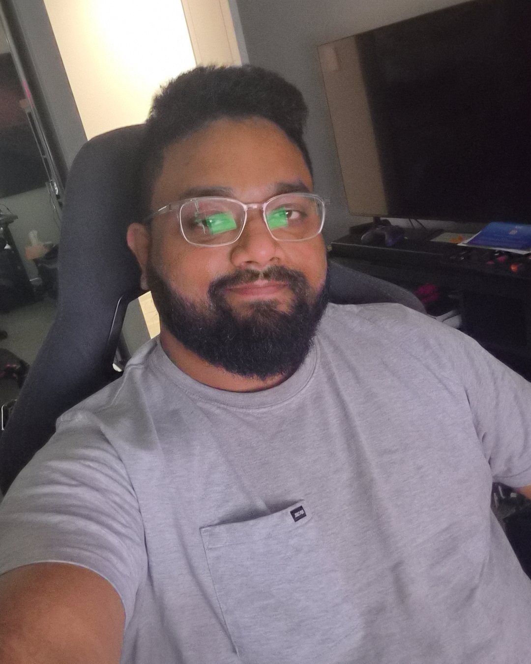 Tinder profile picture for @labs