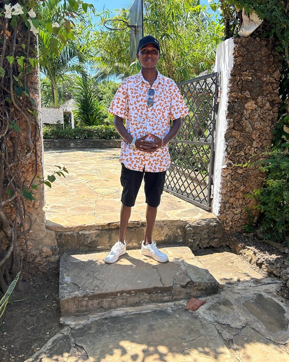 Tinder profile picture for @millionaire