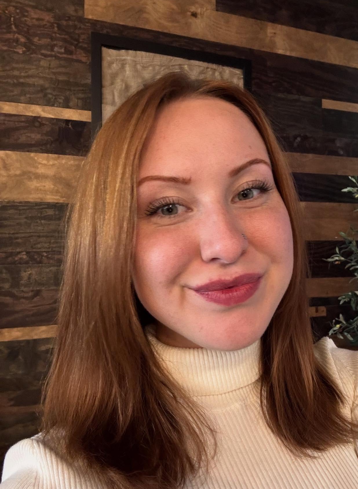 Tinder profile picture for @naurah
