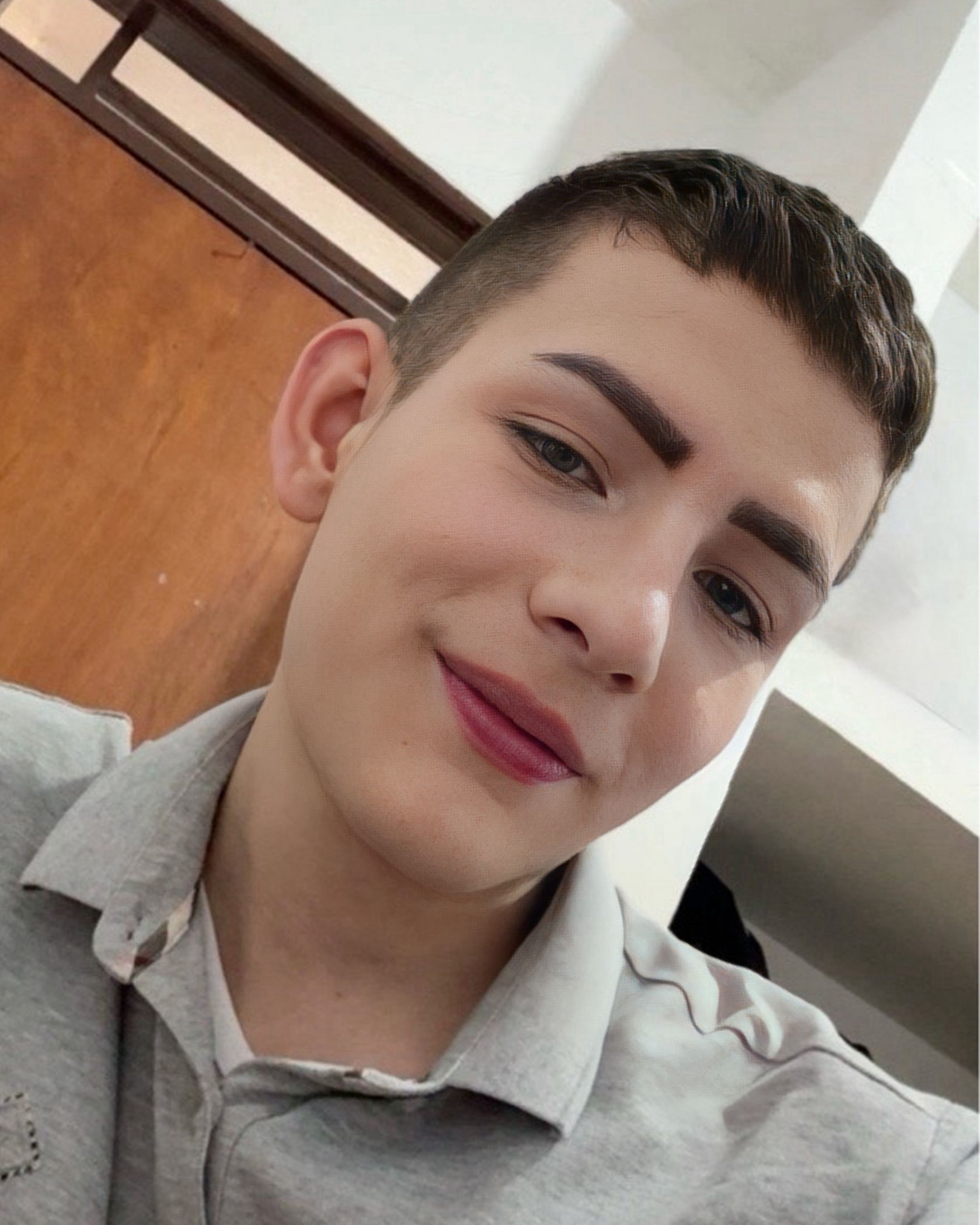 Tinder profile picture for @santymaze