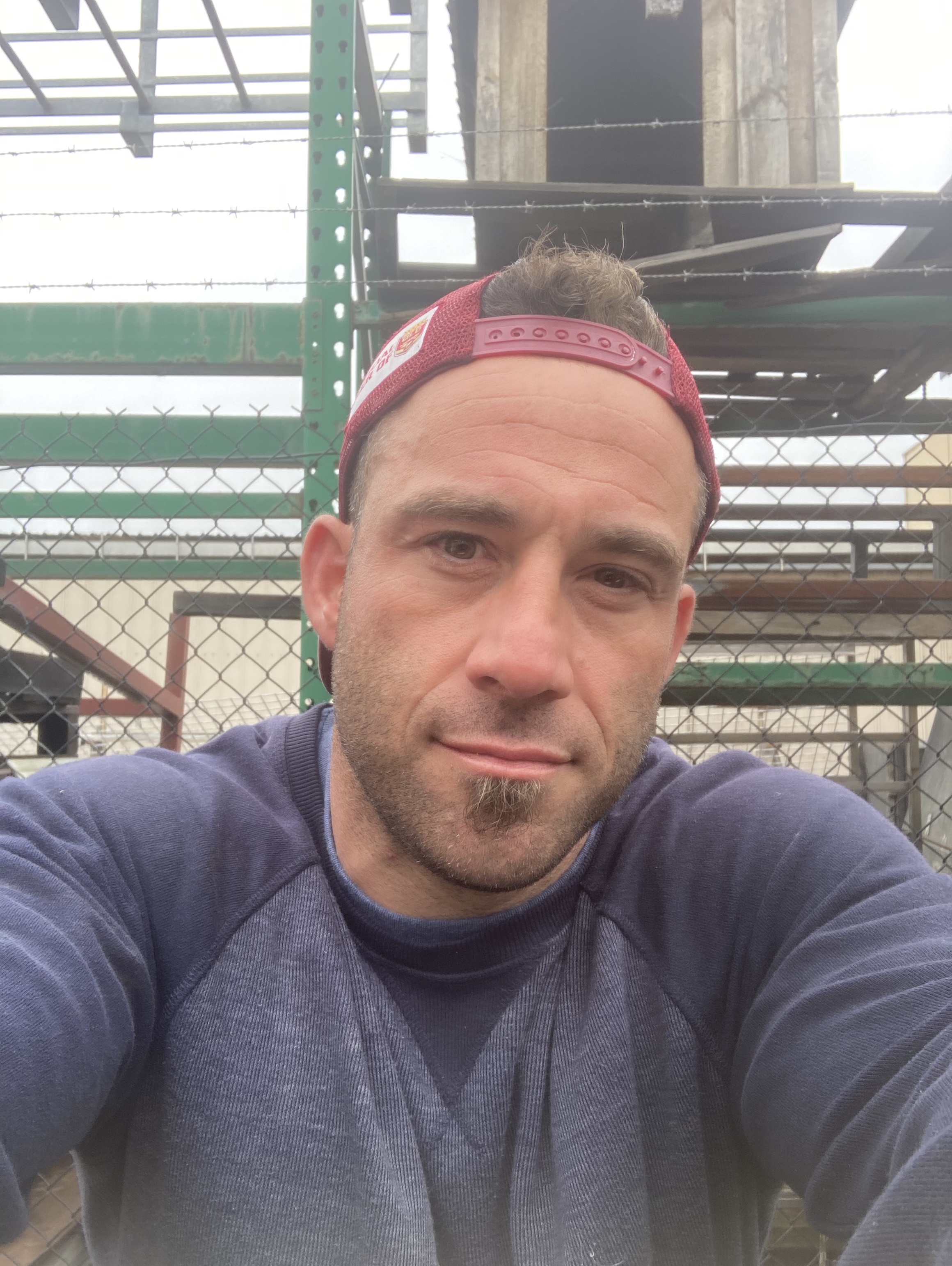 Tinder profile picture for @hippo