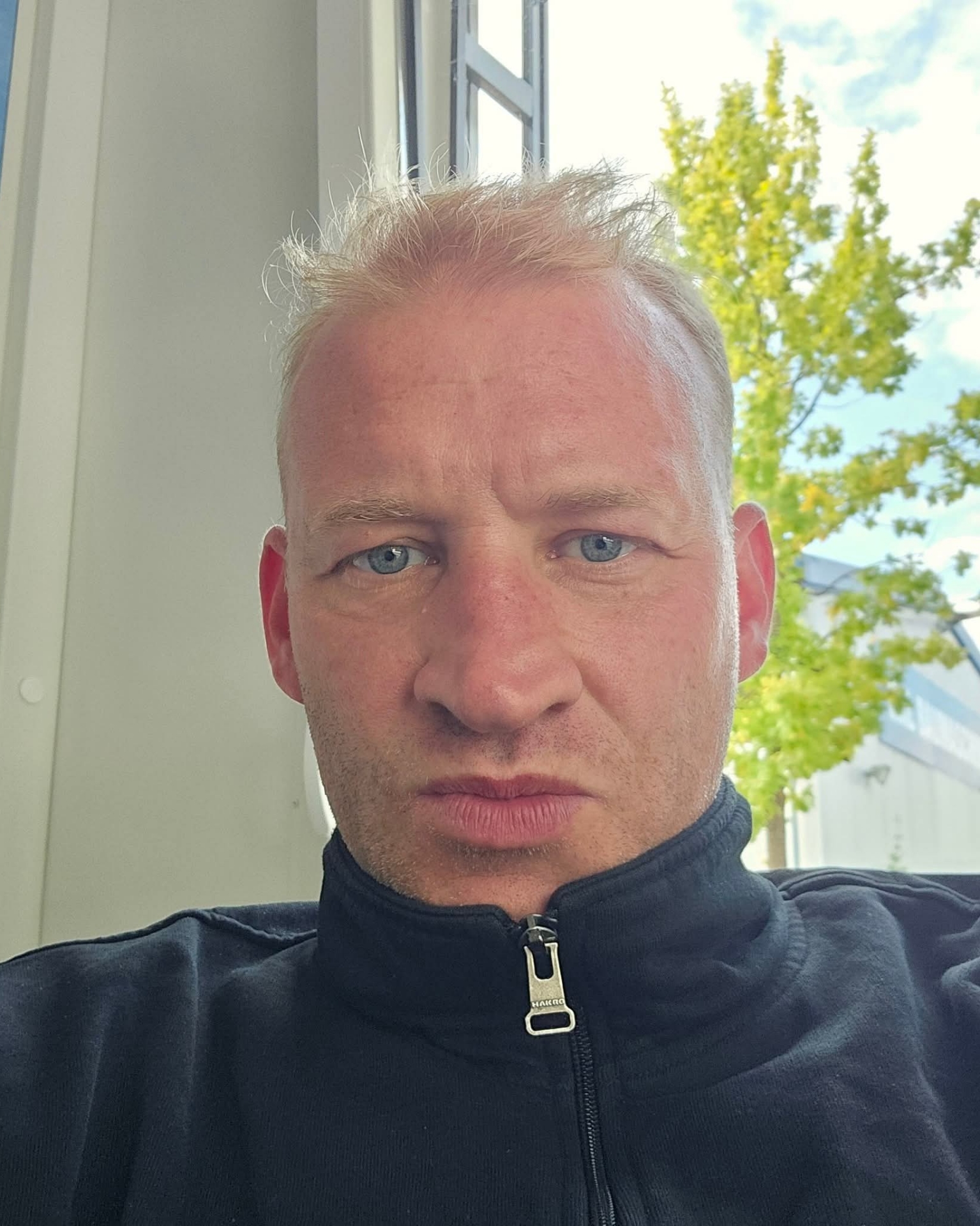 Tinder profile picture for @weed
