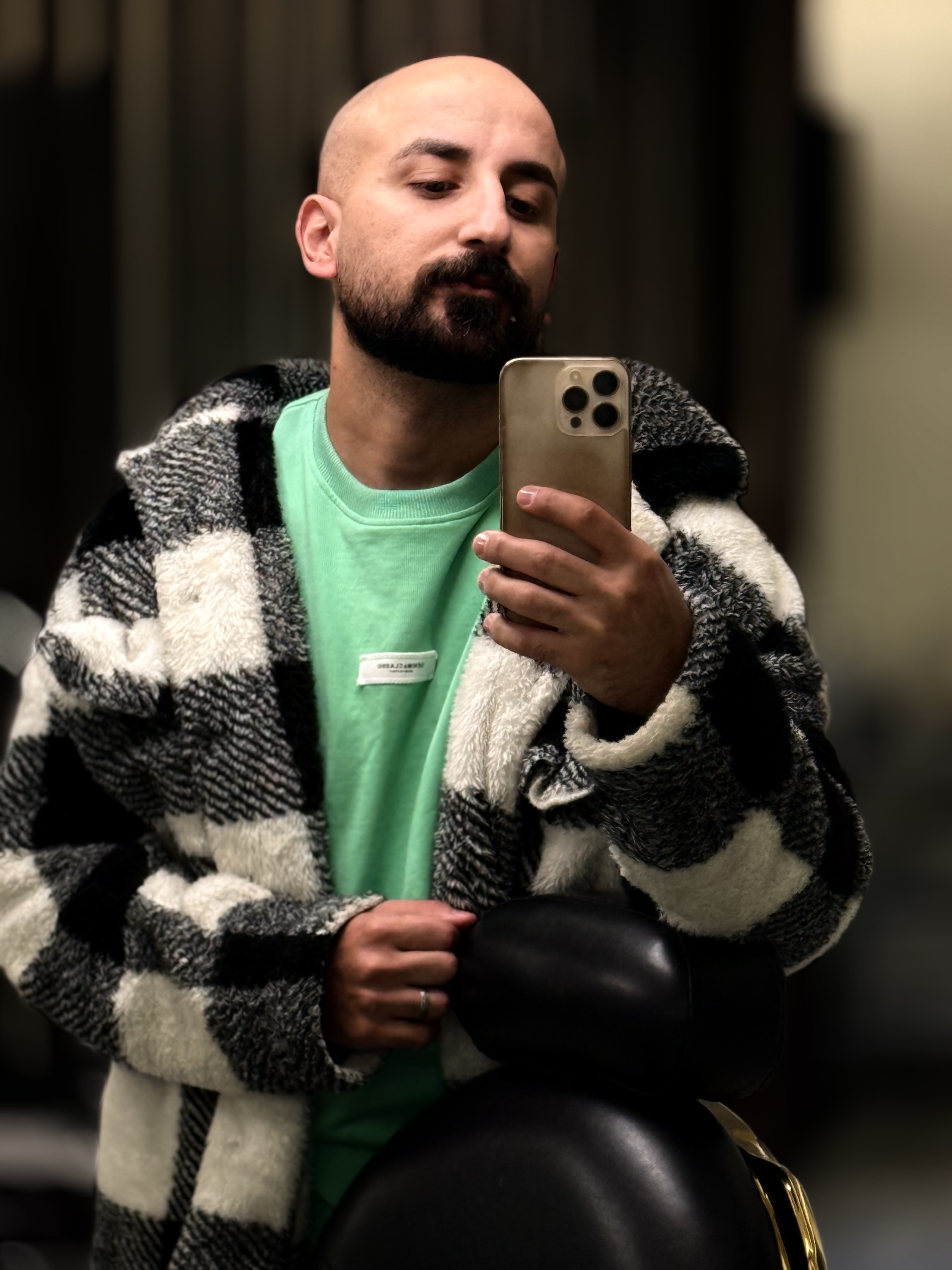 Tinder profile picture for @qusai
