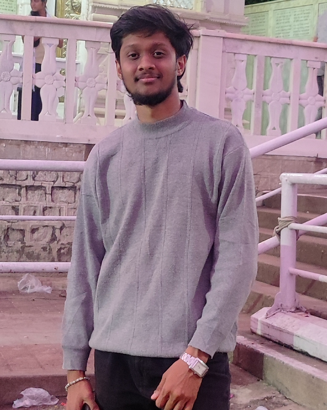 Tinder profile picture for @svn
